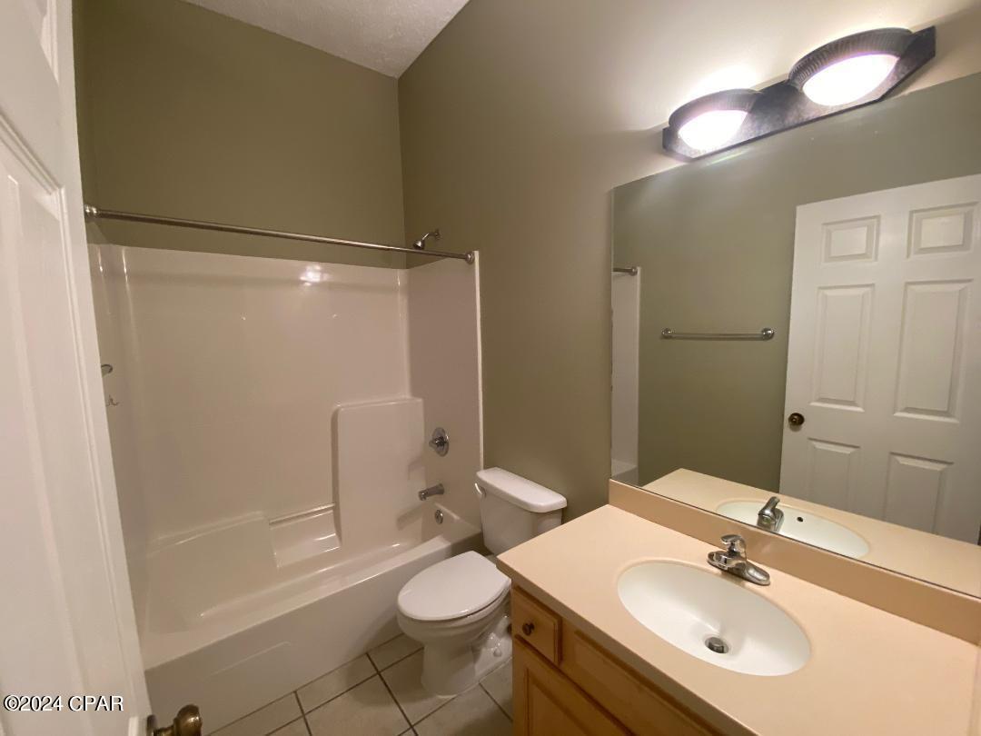 Image 11 For 4031 Oak Forest Drive