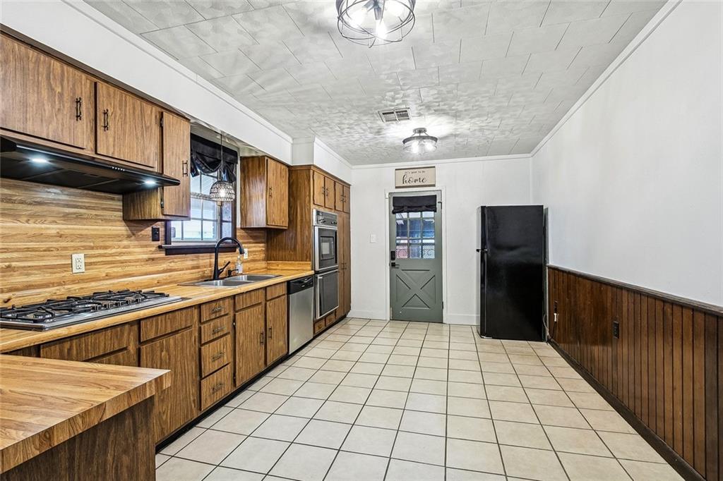 Photo 3 of Single family home for sale at 713 Ave D, Westwego, LA 70094 | MLS# 2557102 | Listing updated on 2026-09-18