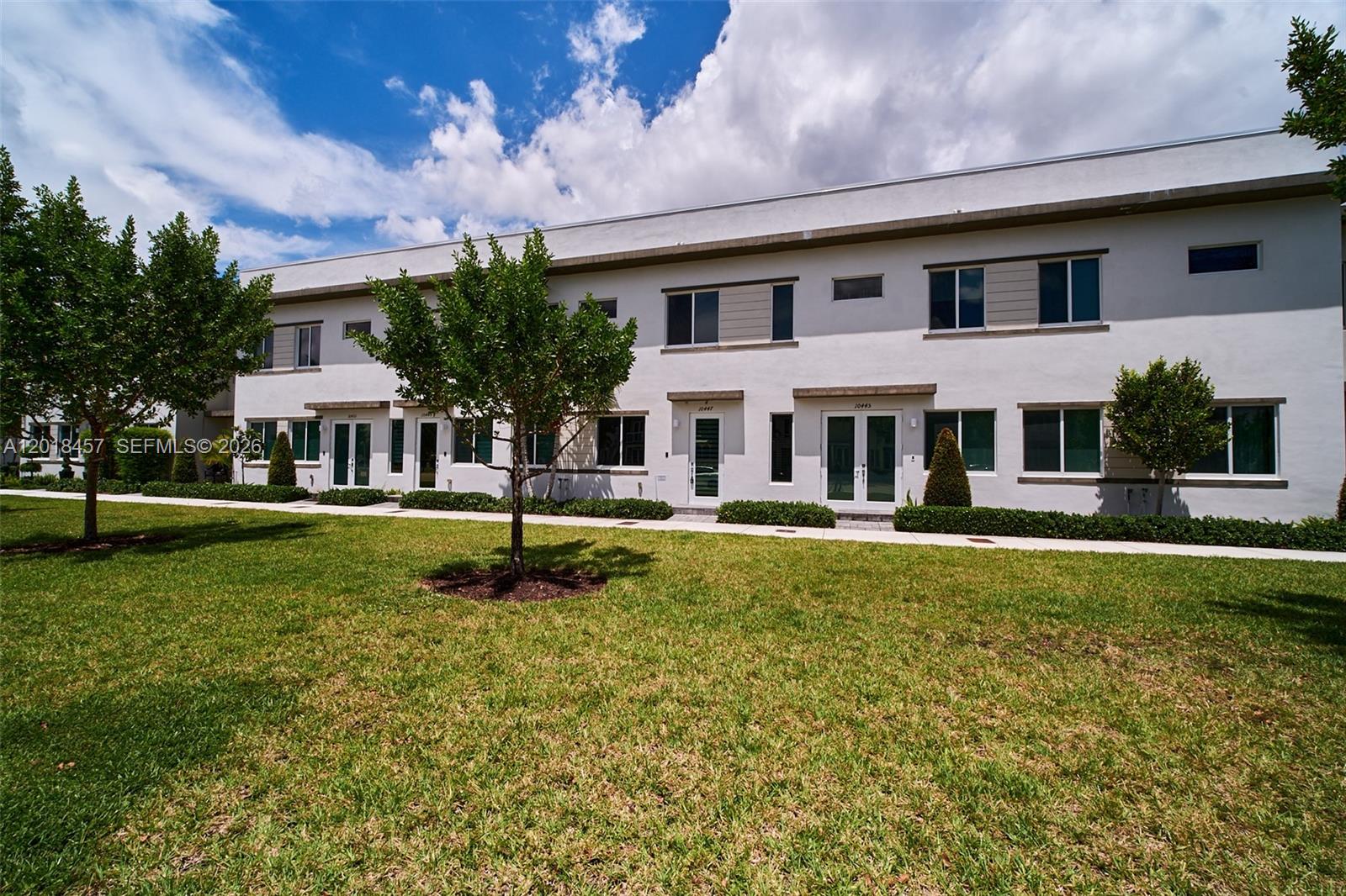 Landmark At Doral Central