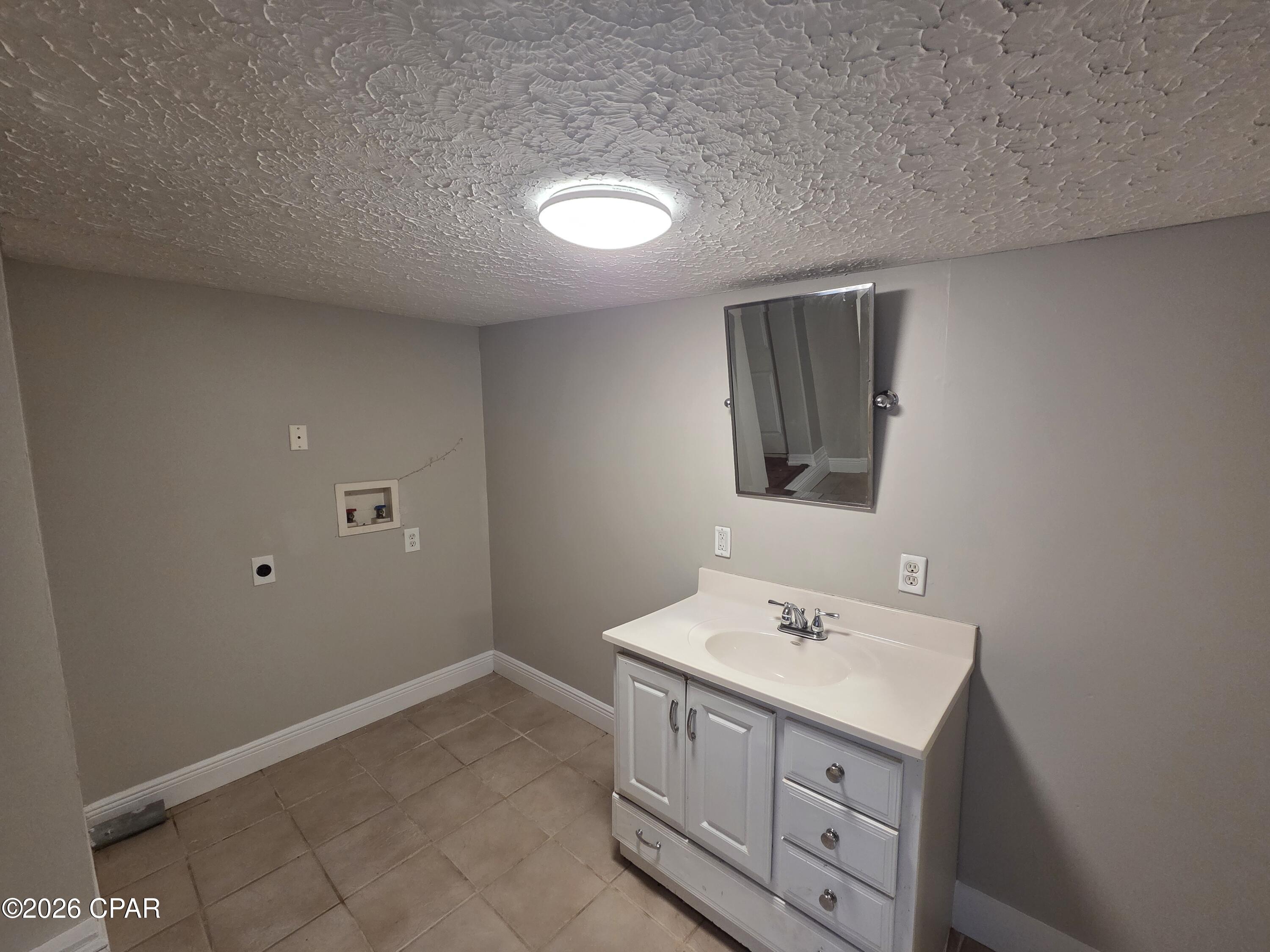 Image 10 For 1525 Oak Avenue B