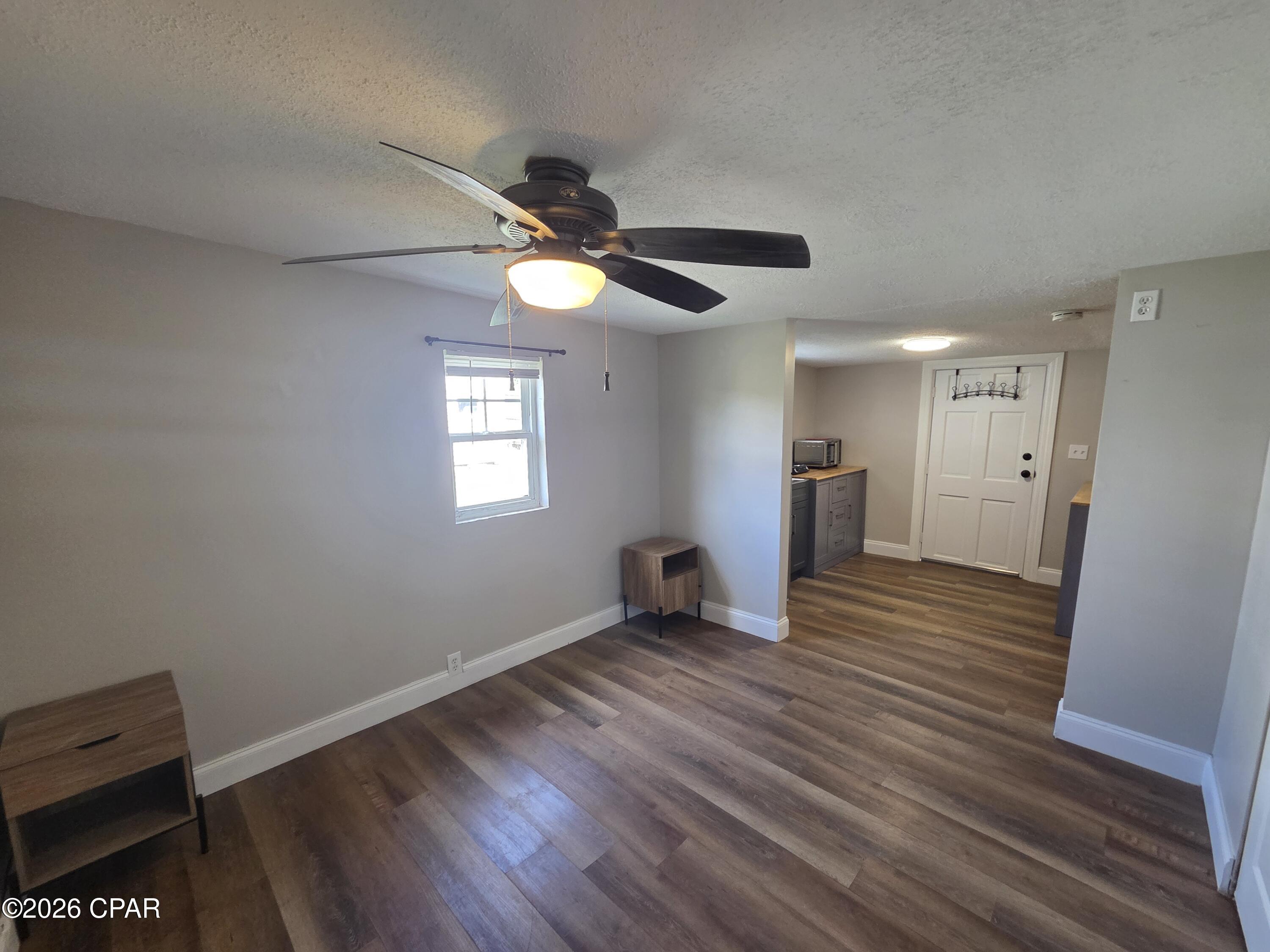 Image 6 For 1525 Oak Avenue B