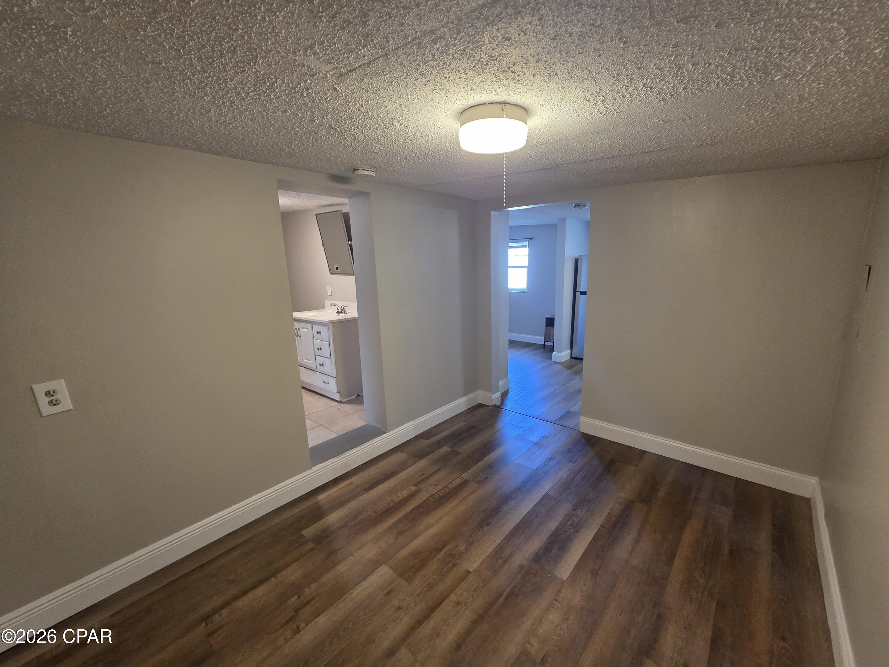 Image 8 For 1525 Oak Avenue B