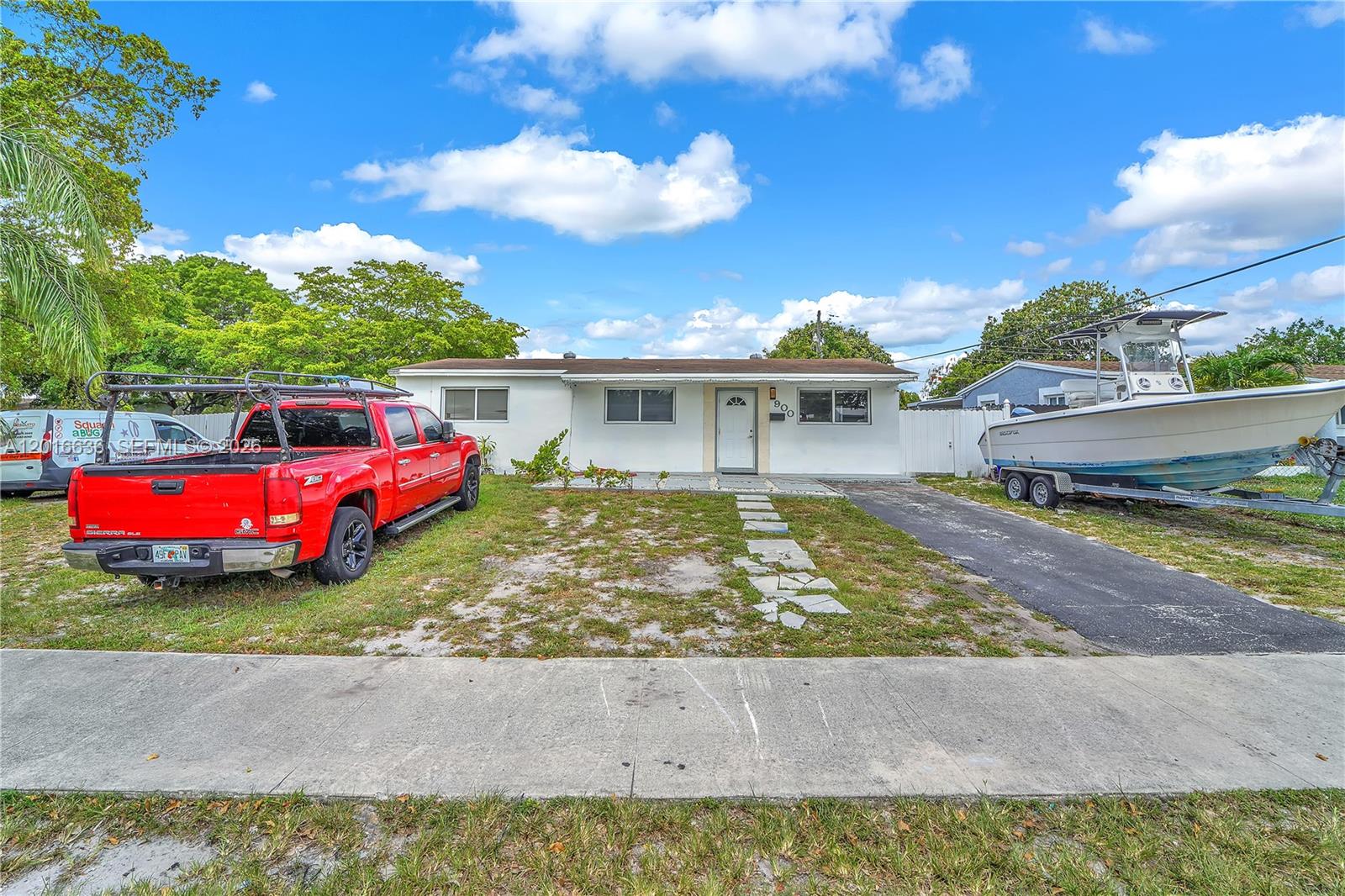 Homes for sale in Hollywood, FL | 900 N 70th Ave, Hollywood, FL 33024 | MLS# A12016636