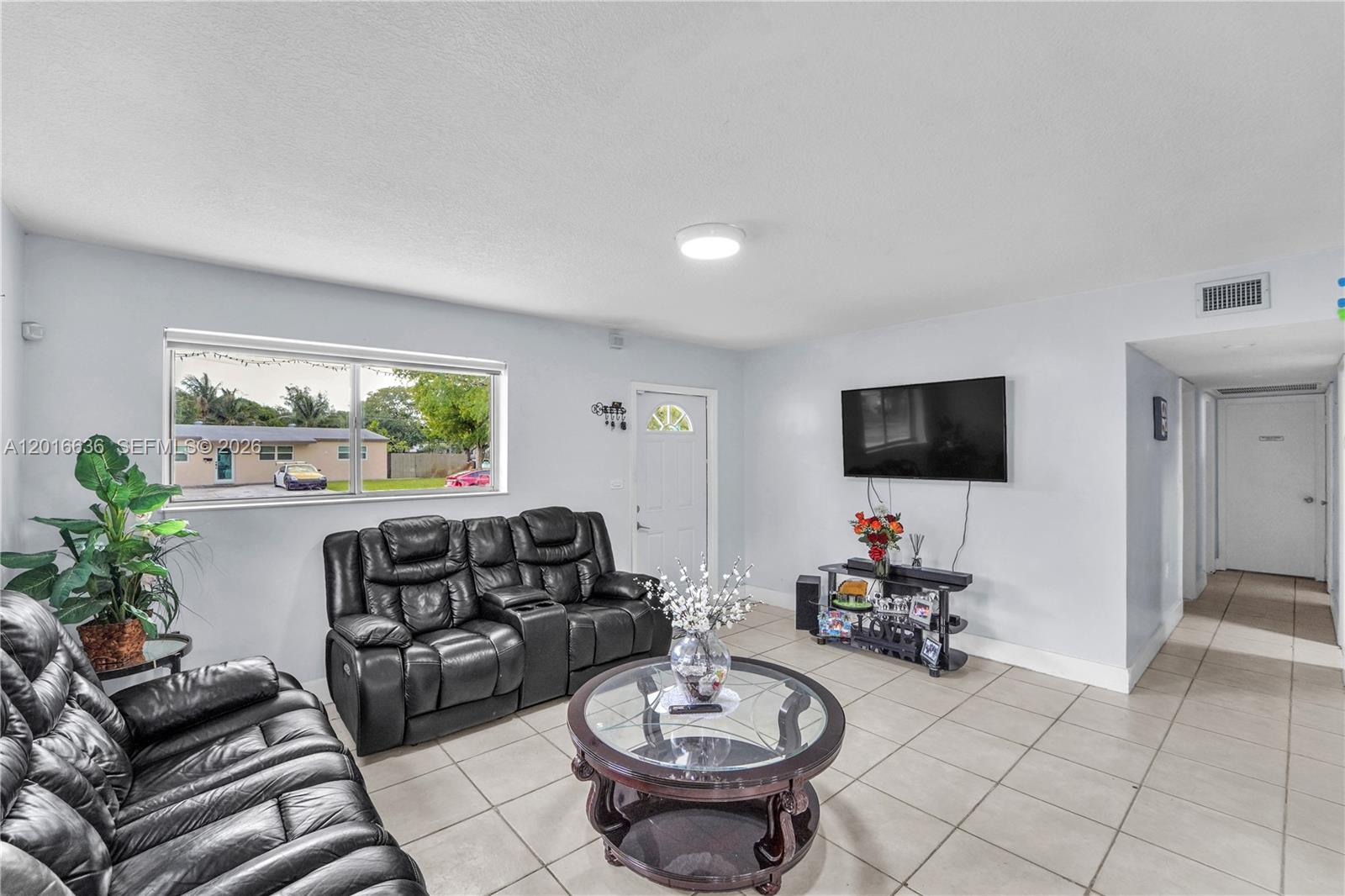 Homes for sale in Hollywood, FL | 900 N 70Th Ave, Hollywood, FL 33024 | MLS# A12016636