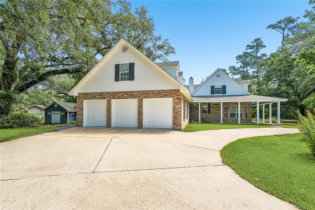 Photo 2 of Single family home for sale at 60010 Oaklawn Ave, Lacombe, LA 70445 | MLS# 2556511 | Listing updated on 2026-09-06