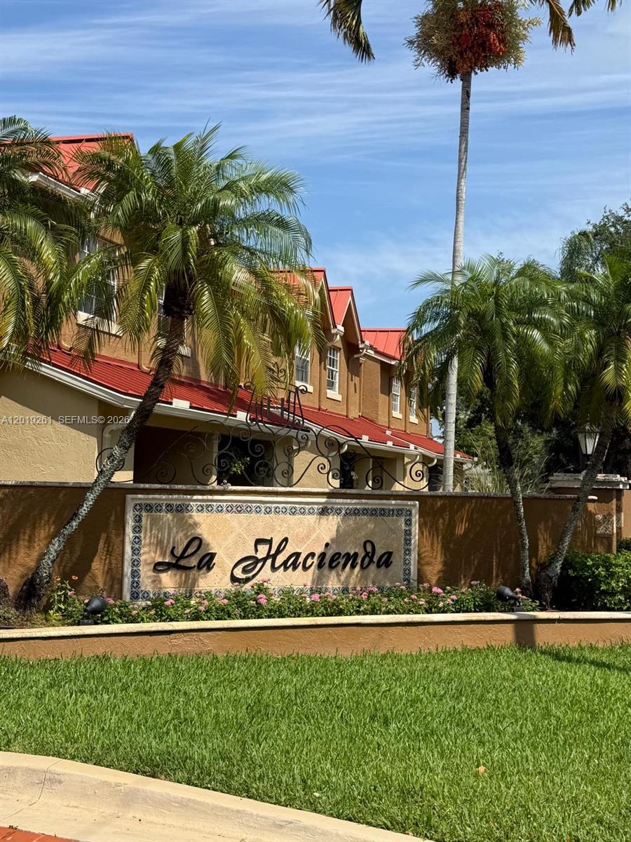 La Hacienda Country Club