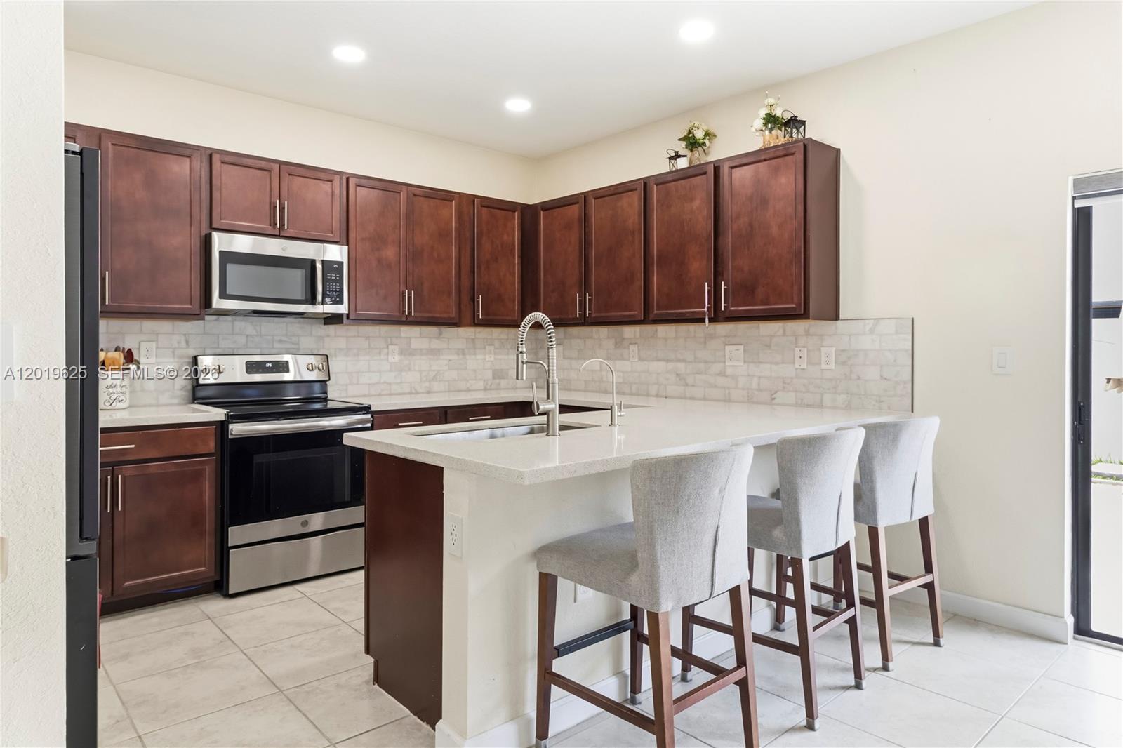 Property photo # 3
