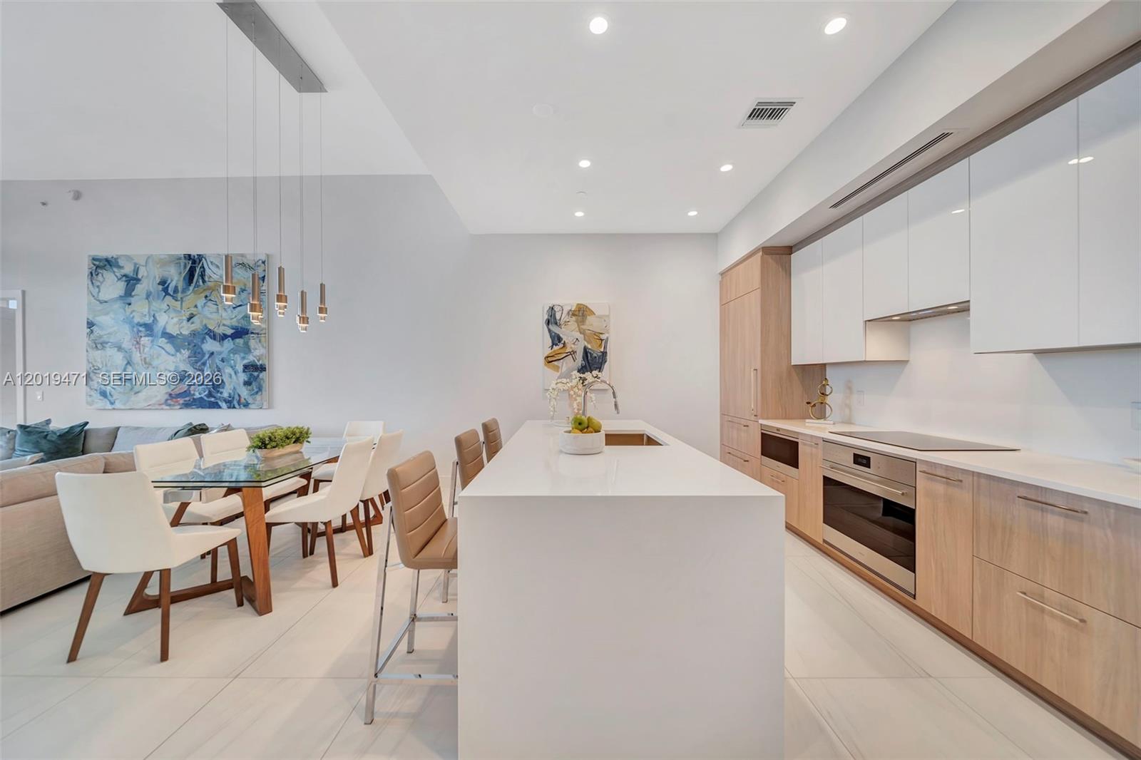 Homes for sale in Fort Lauderdale, FL | 153 N Seabreeze #403, Fort Lauderdale, FL 33304 | MLS# A12019471