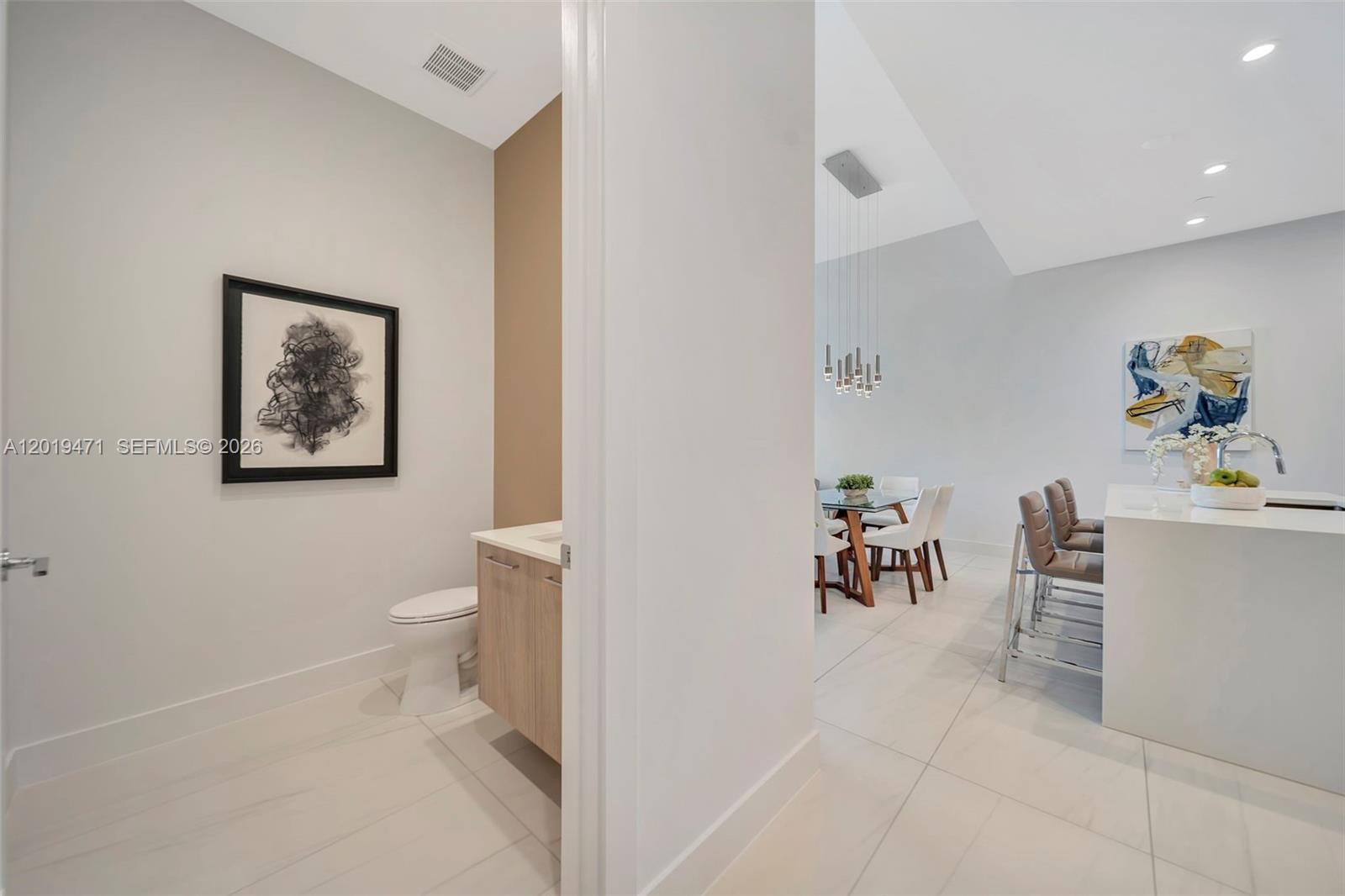 Homes for sale in Fort Lauderdale, FL | 153 N Seabreeze #403, Fort Lauderdale, FL 33304 | MLS# A12019471