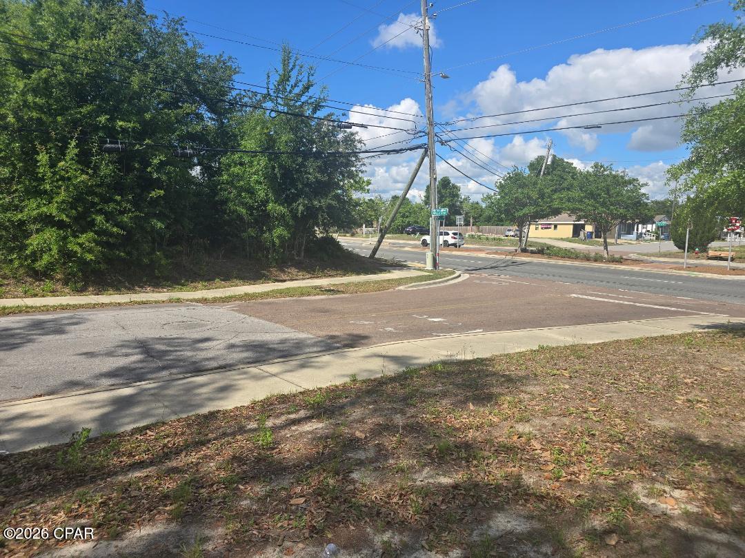 Image 3 For 831 Cove Boulevard