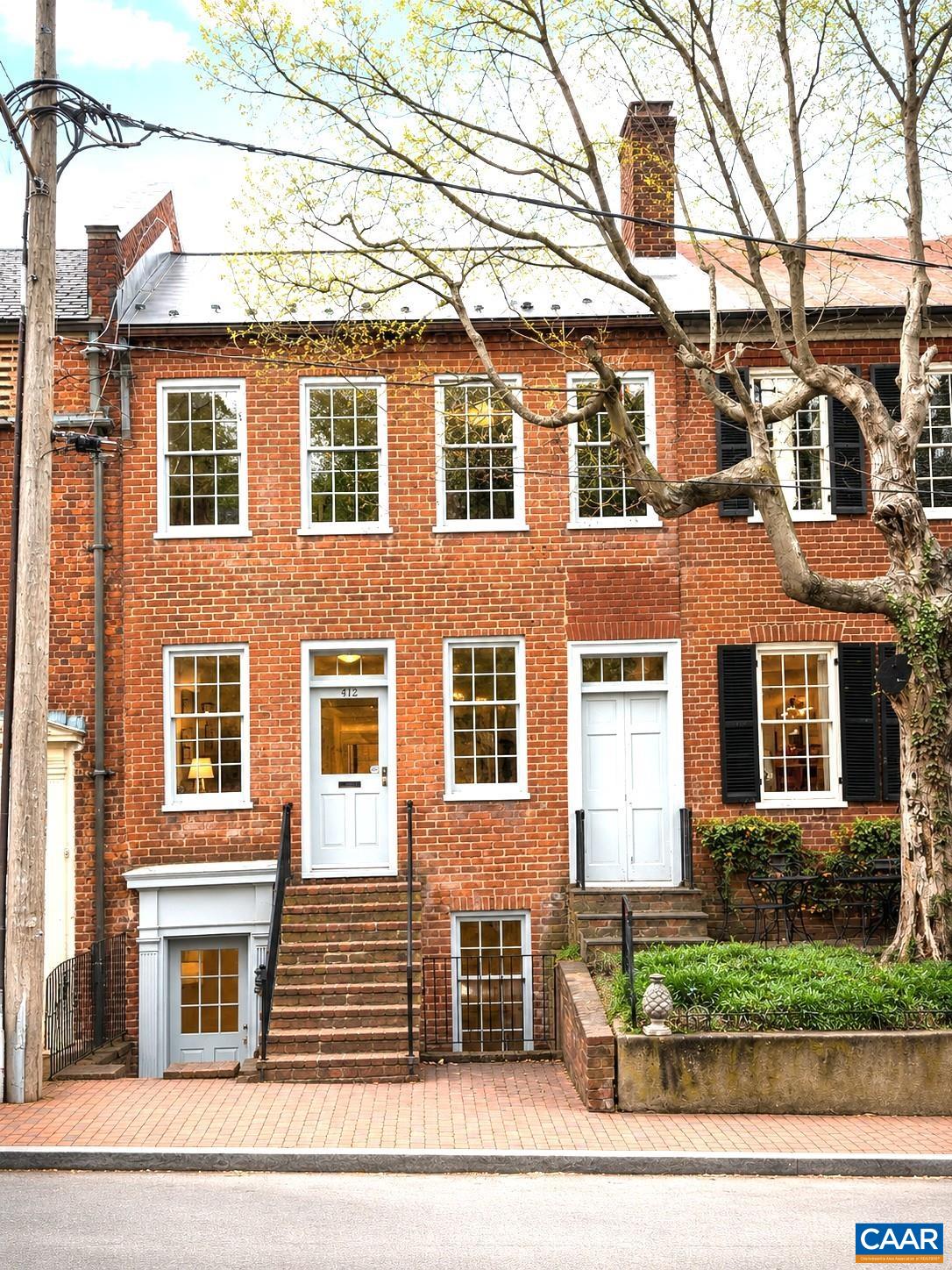 412 Jefferson St E