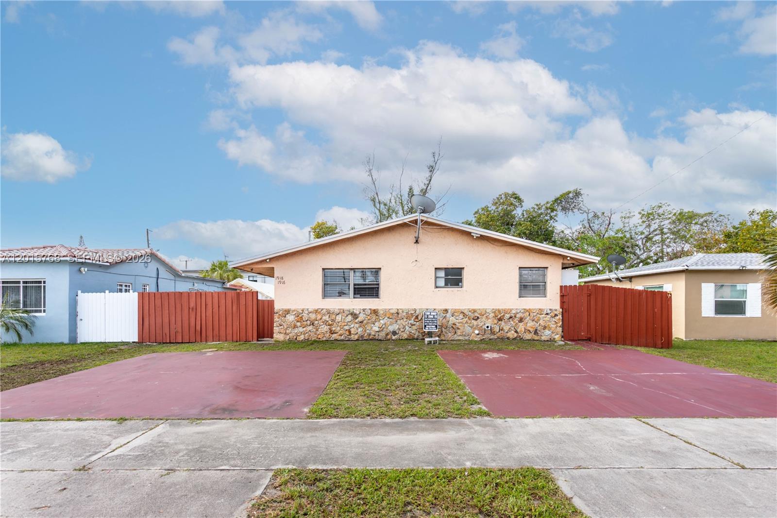 Homes for sale in Hollywood, FL | 1916   1918 Grant Street, Hollywood, FL 33020 | MLS# A12015768