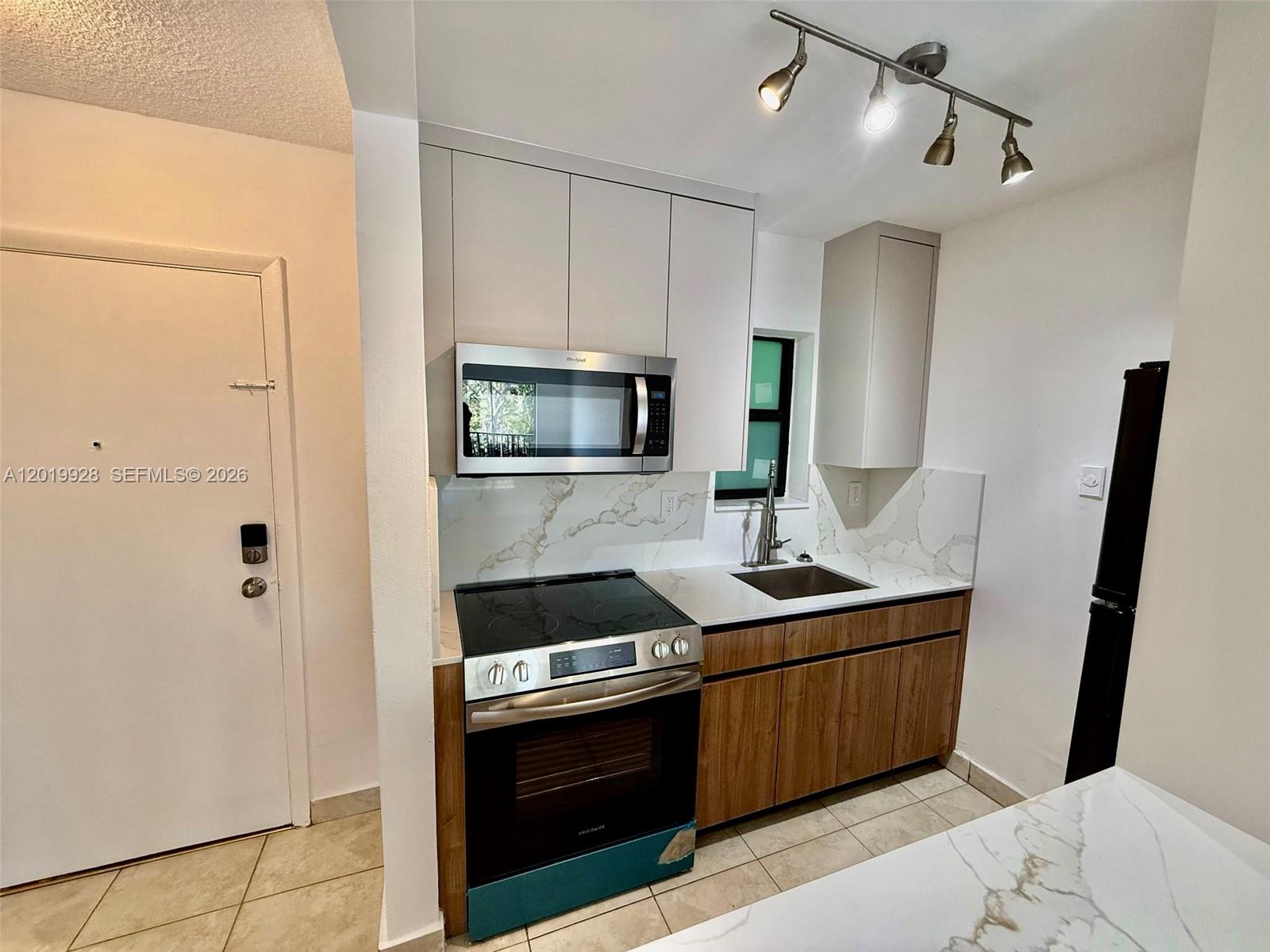 Property photo # 0