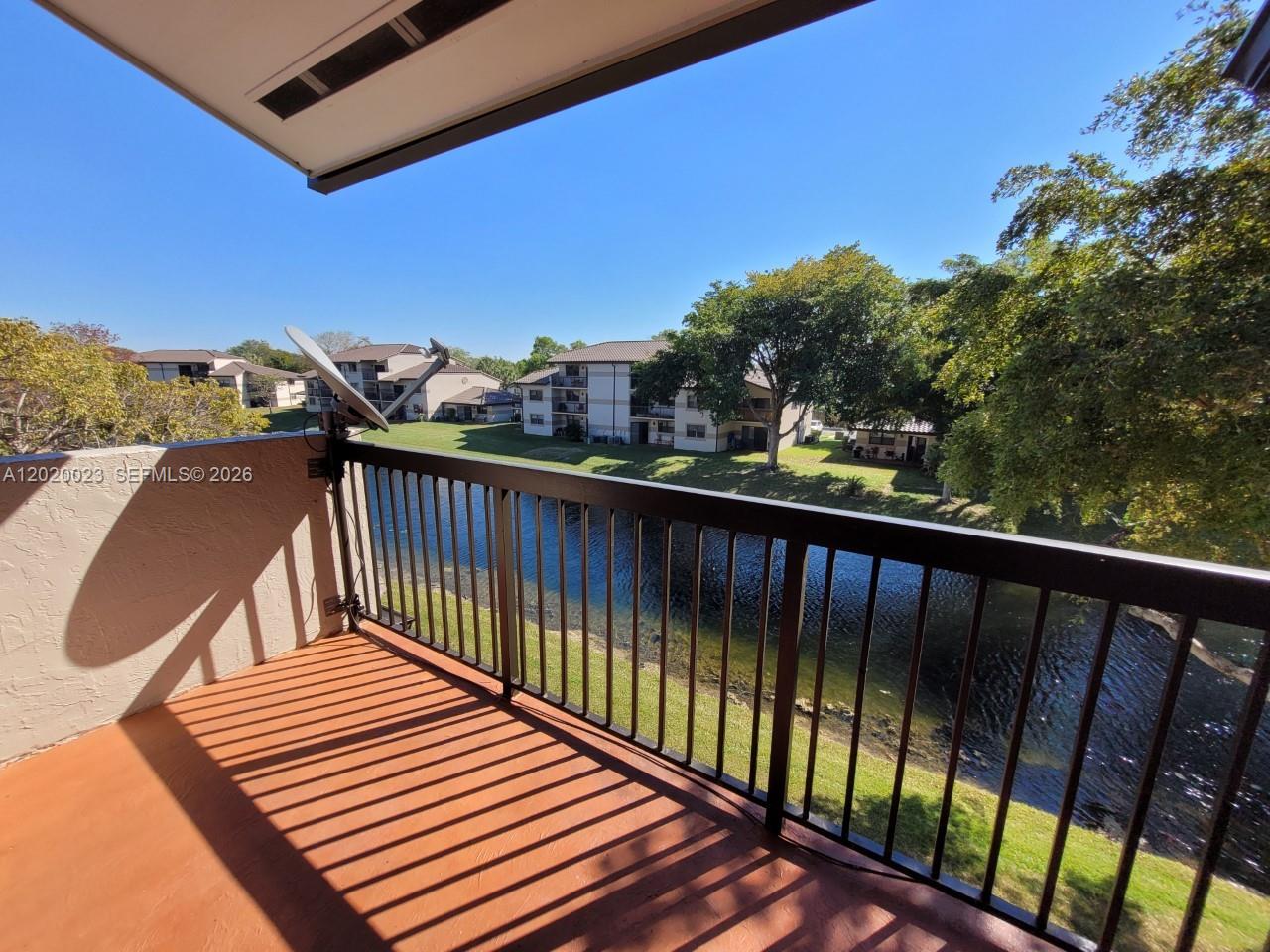 Villas De Venezia Condo