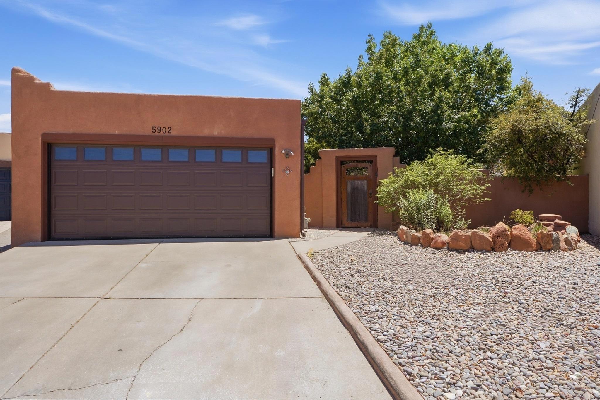 5902 Azuelo Avenue NW, Albuquerque