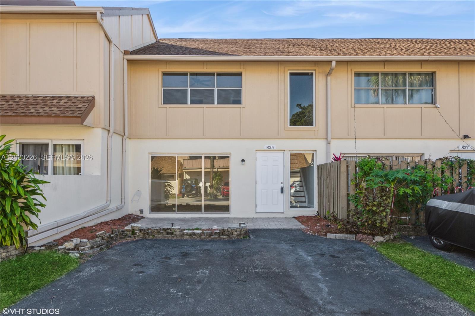 Townhouses At Jacaranda C