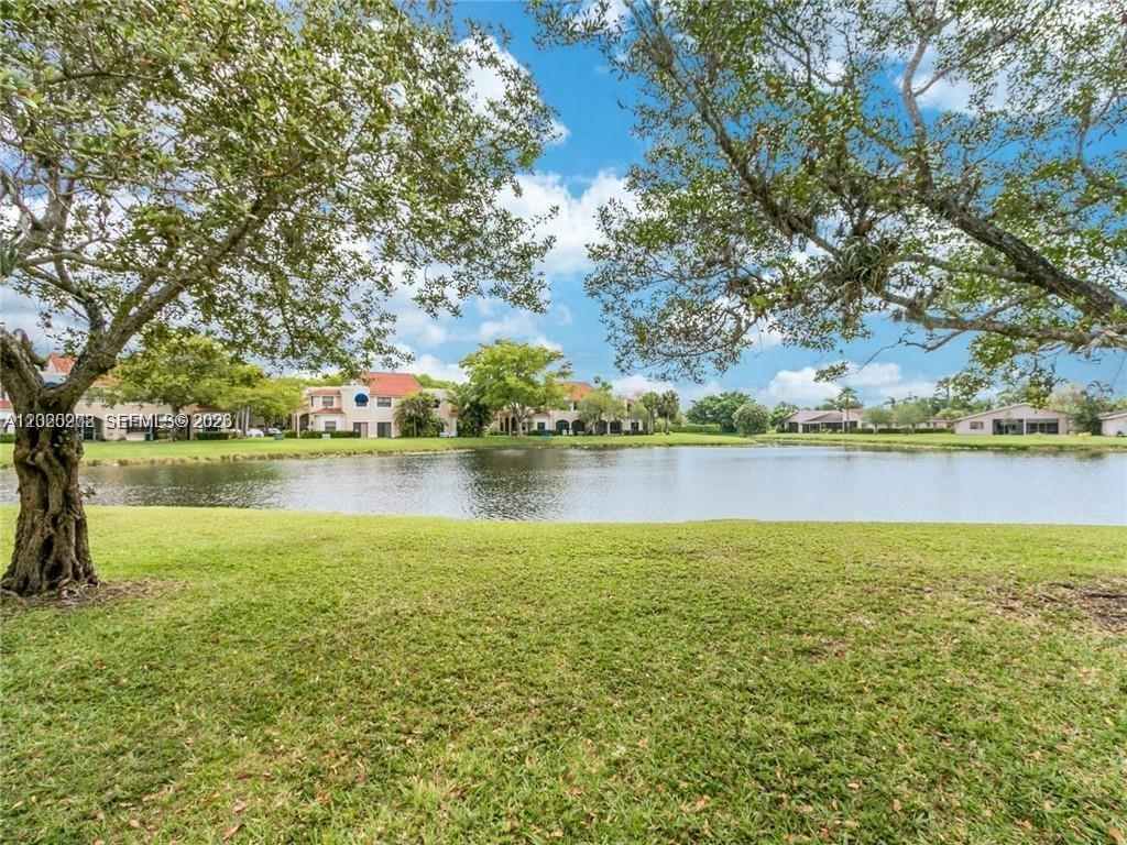 Weston Lakes 21 Inc Condo
