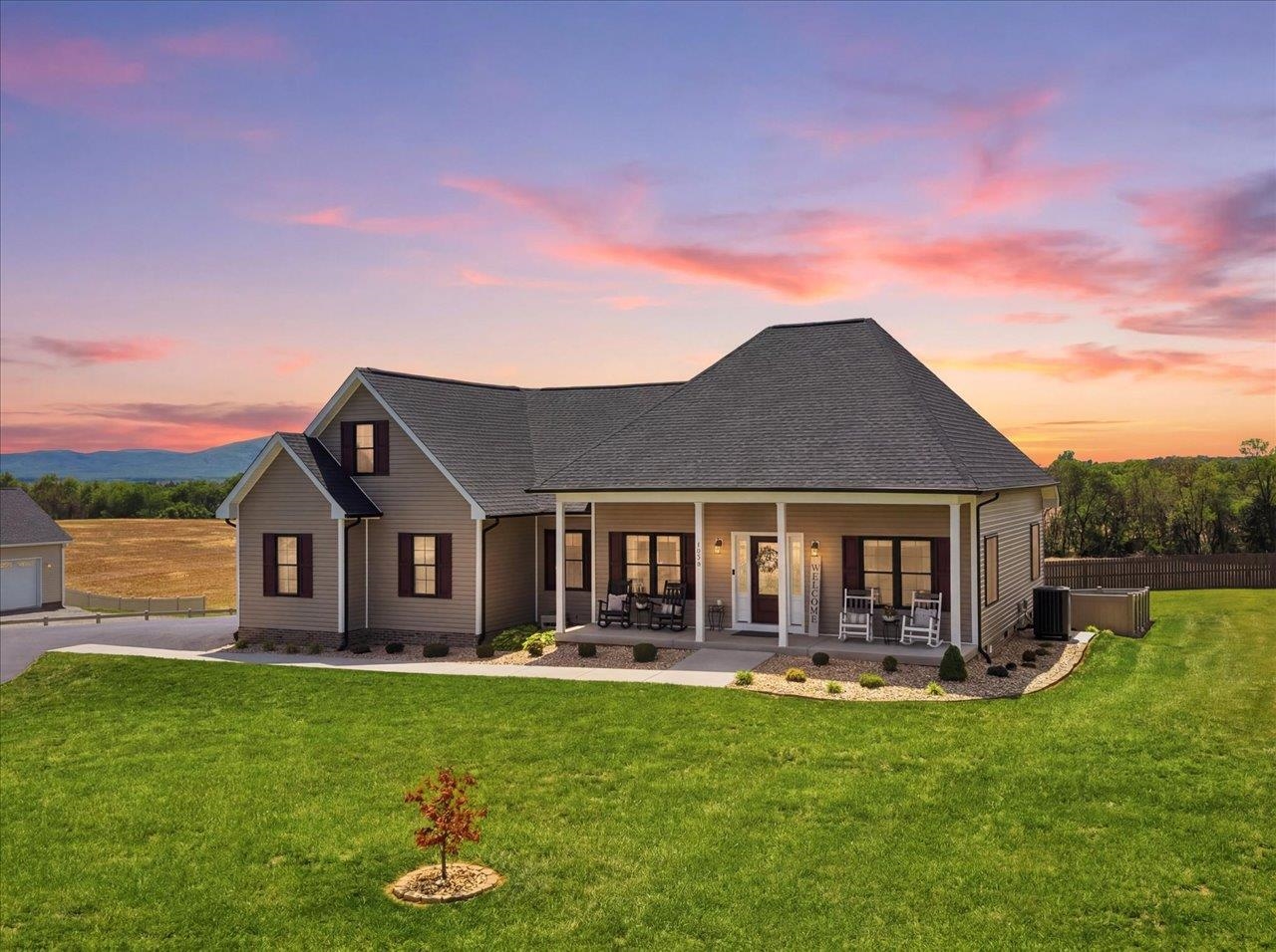 1003 LADD RD, Waynesboro, VA 22980