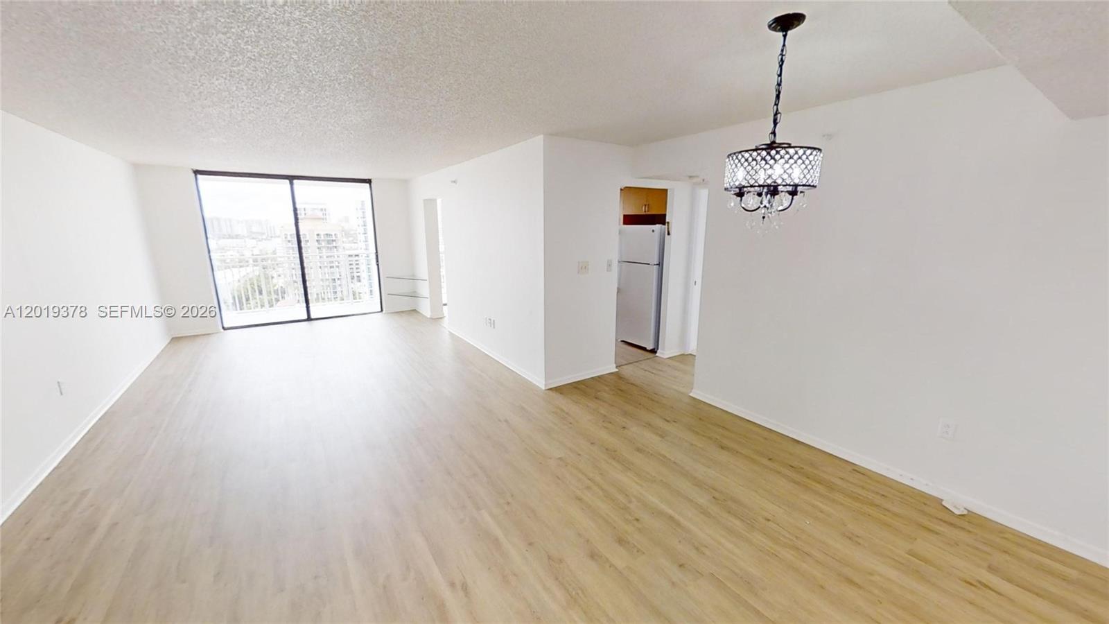 Winston Towers 600 Condo