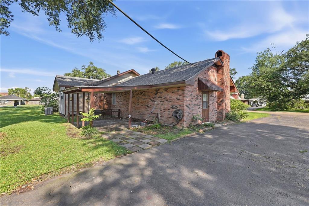 Photo 4 of Single family home for sale at 204 S 2nd Street, Ponchatoula, LA 70454 | MLS# 2557980 | Listing updated on 2026-09-10
