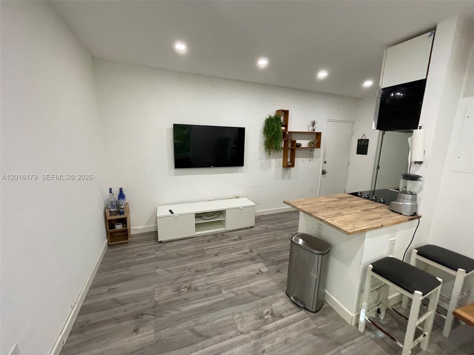 Property photo # 6