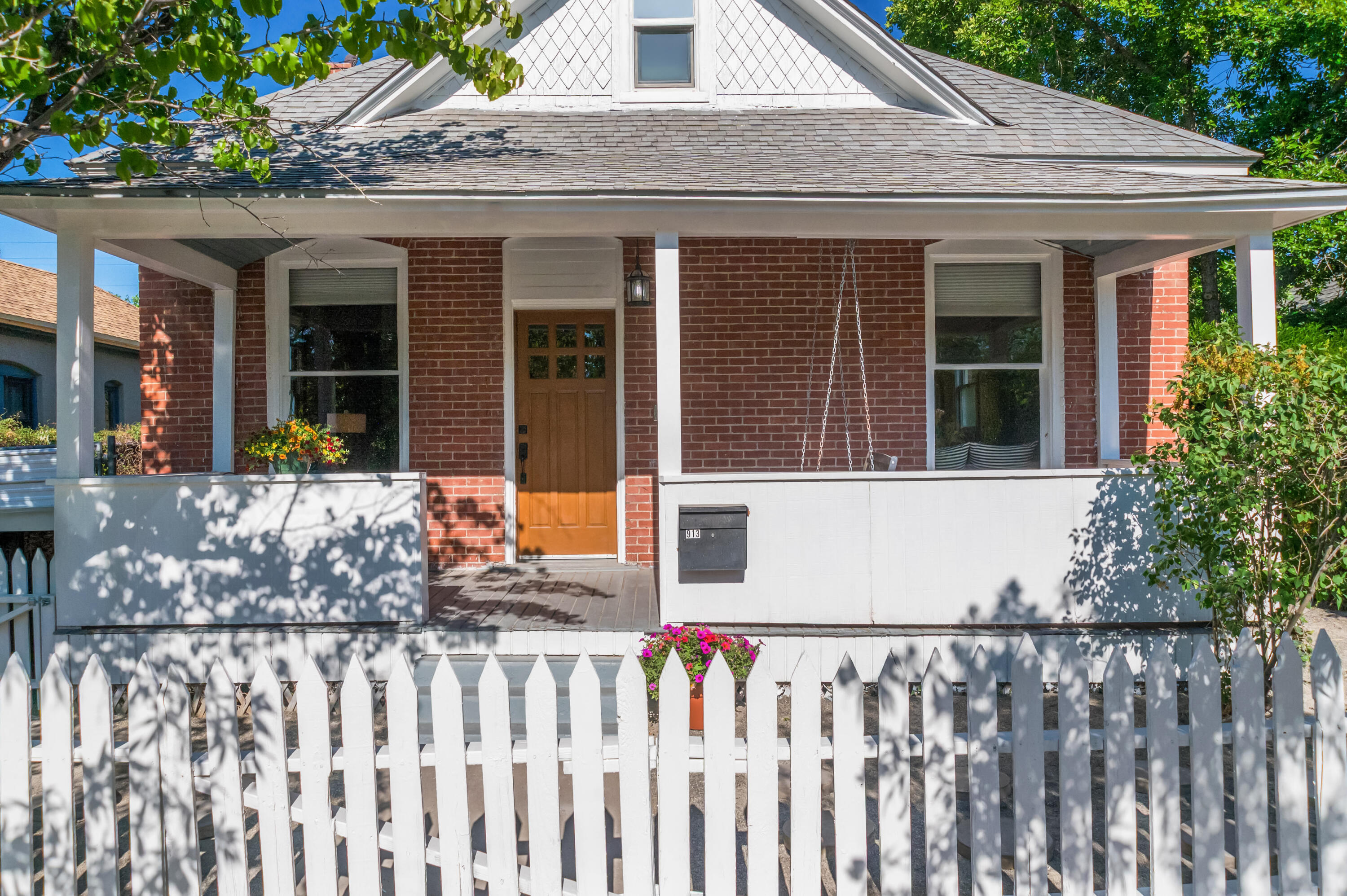 913 8th Street NW, Albuquerque