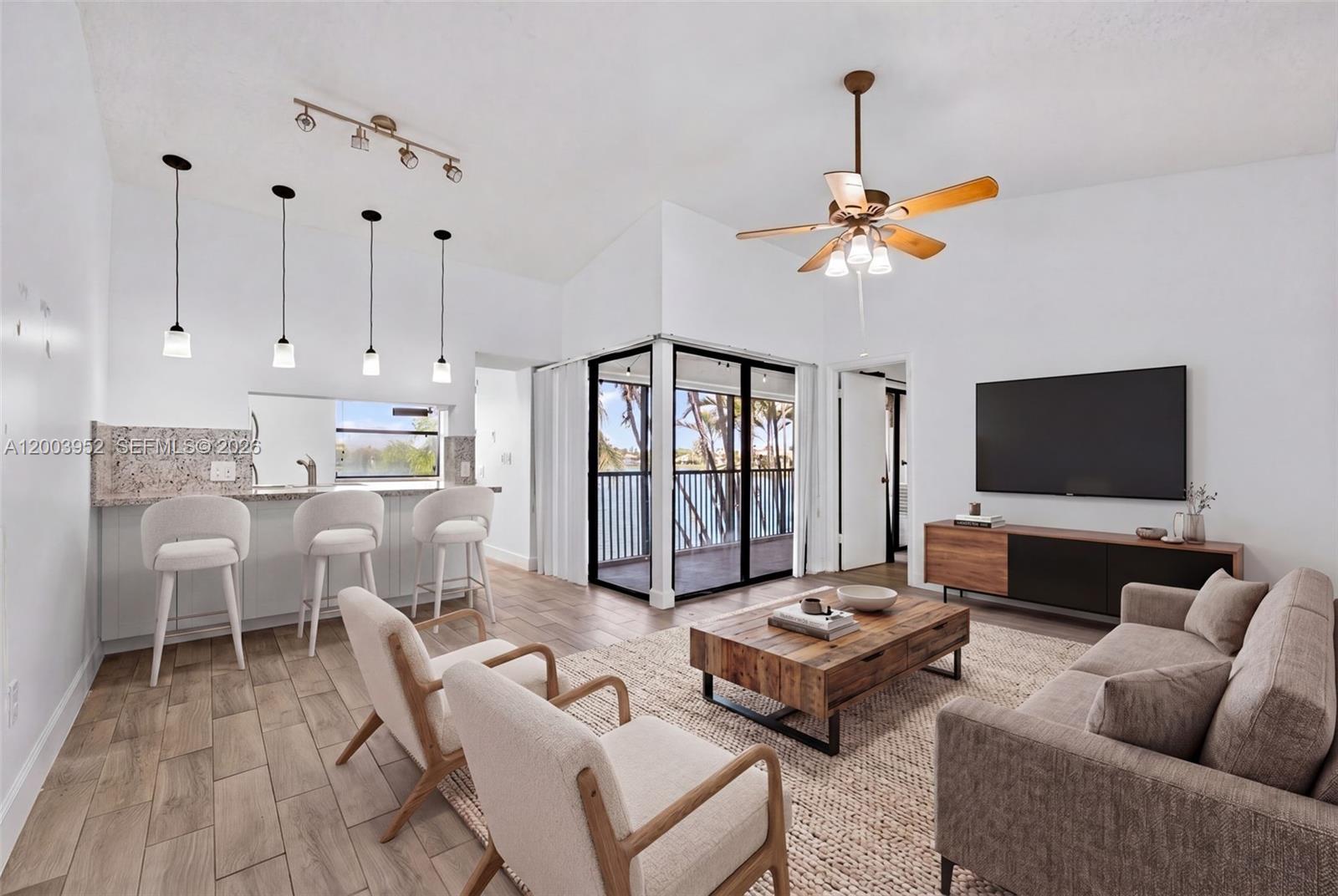Lakeshore Condo 6