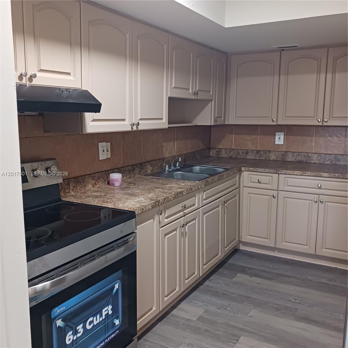 Property photo # 0