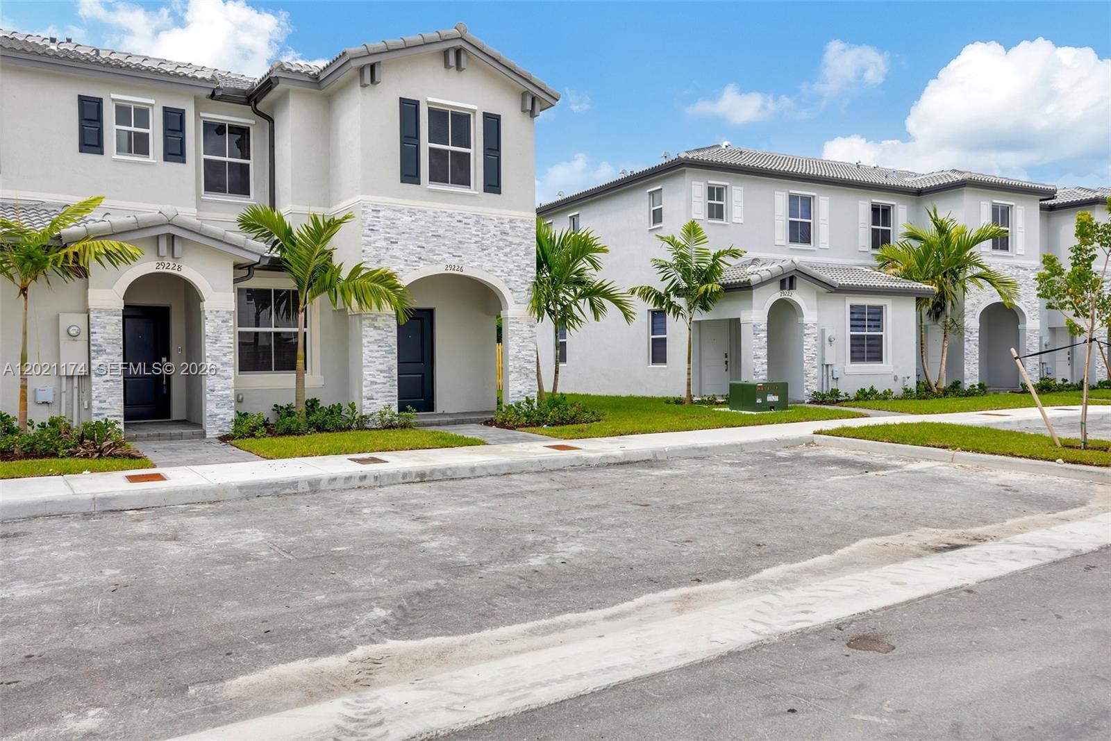 Lennar Cedar Pointe