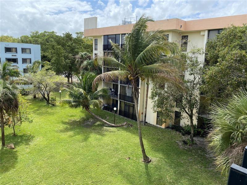 Homes for sale in Miami, FL | 650 Ne 149Th St, Miami, FL 33161