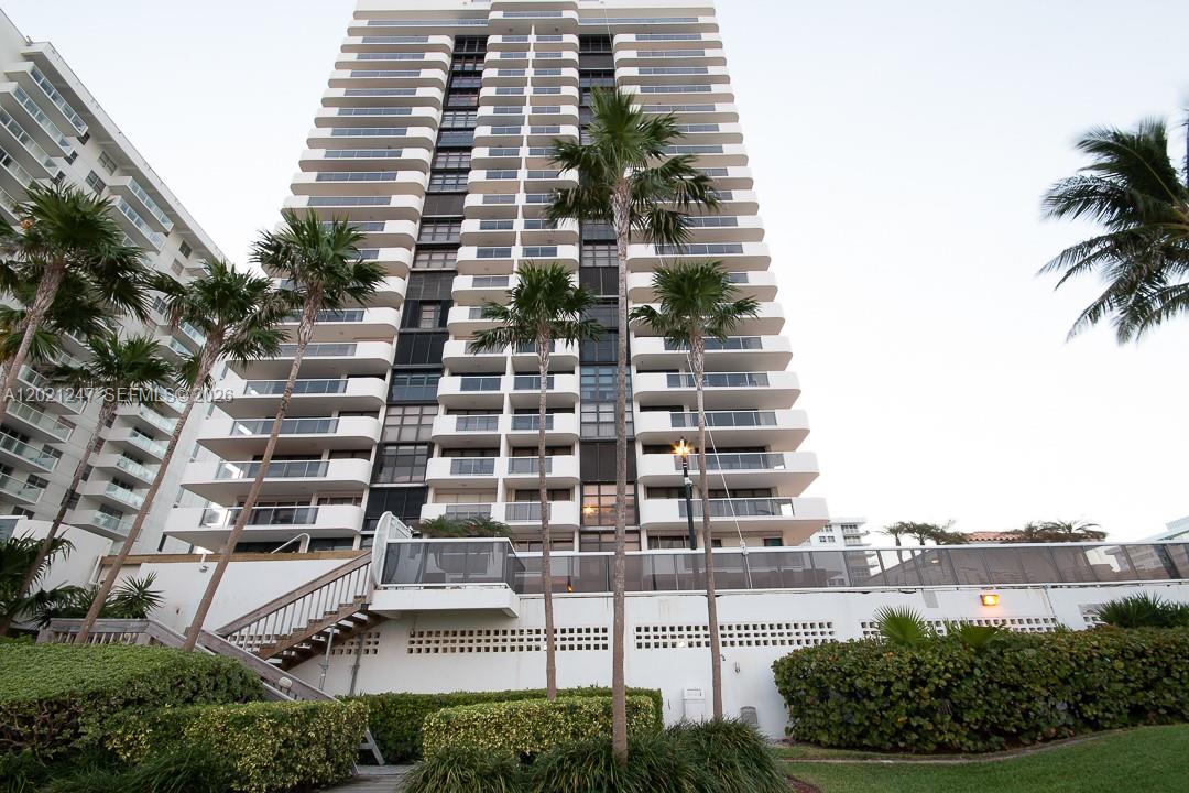 5757-collins-ave-703-miami-beach-fl-33140/hzid_c93e9958