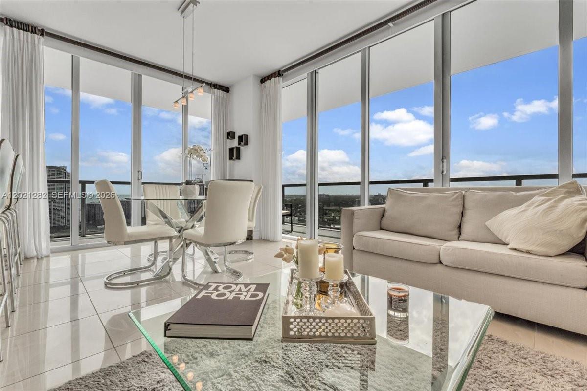 The Axis On Brickell Cond