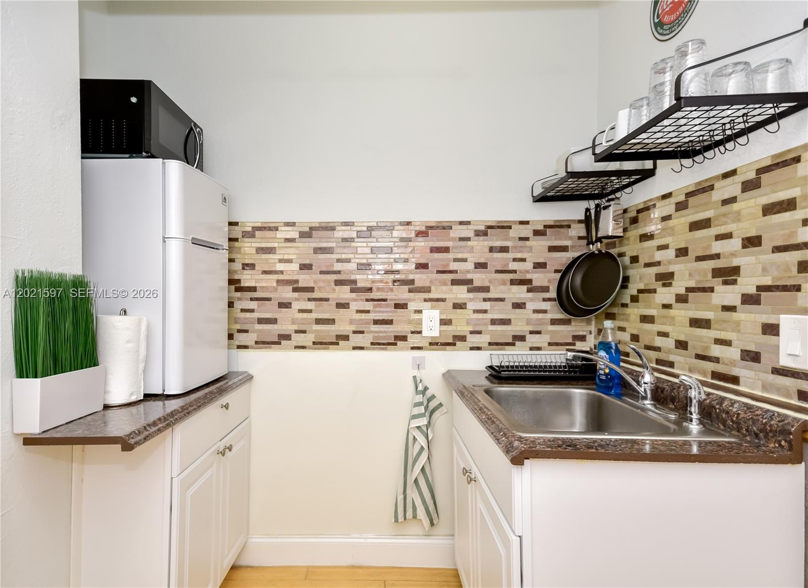 Property photo # 6