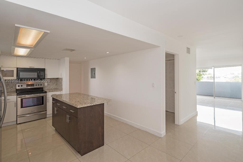 Homes for sale in Miami, FL | 9375 Fontainebleau Blvd, Miami, FL 33172