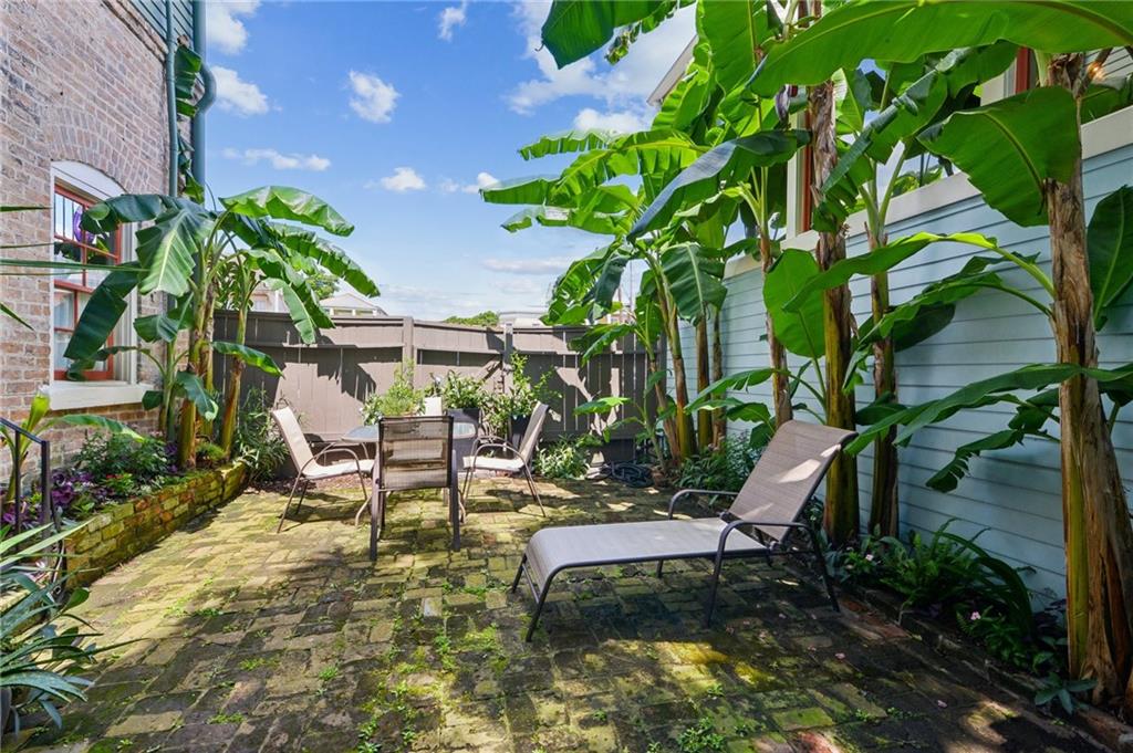 Homes for sale in New Orleans, LA | 1433 Melpomene St, New Orleans, LA 70130