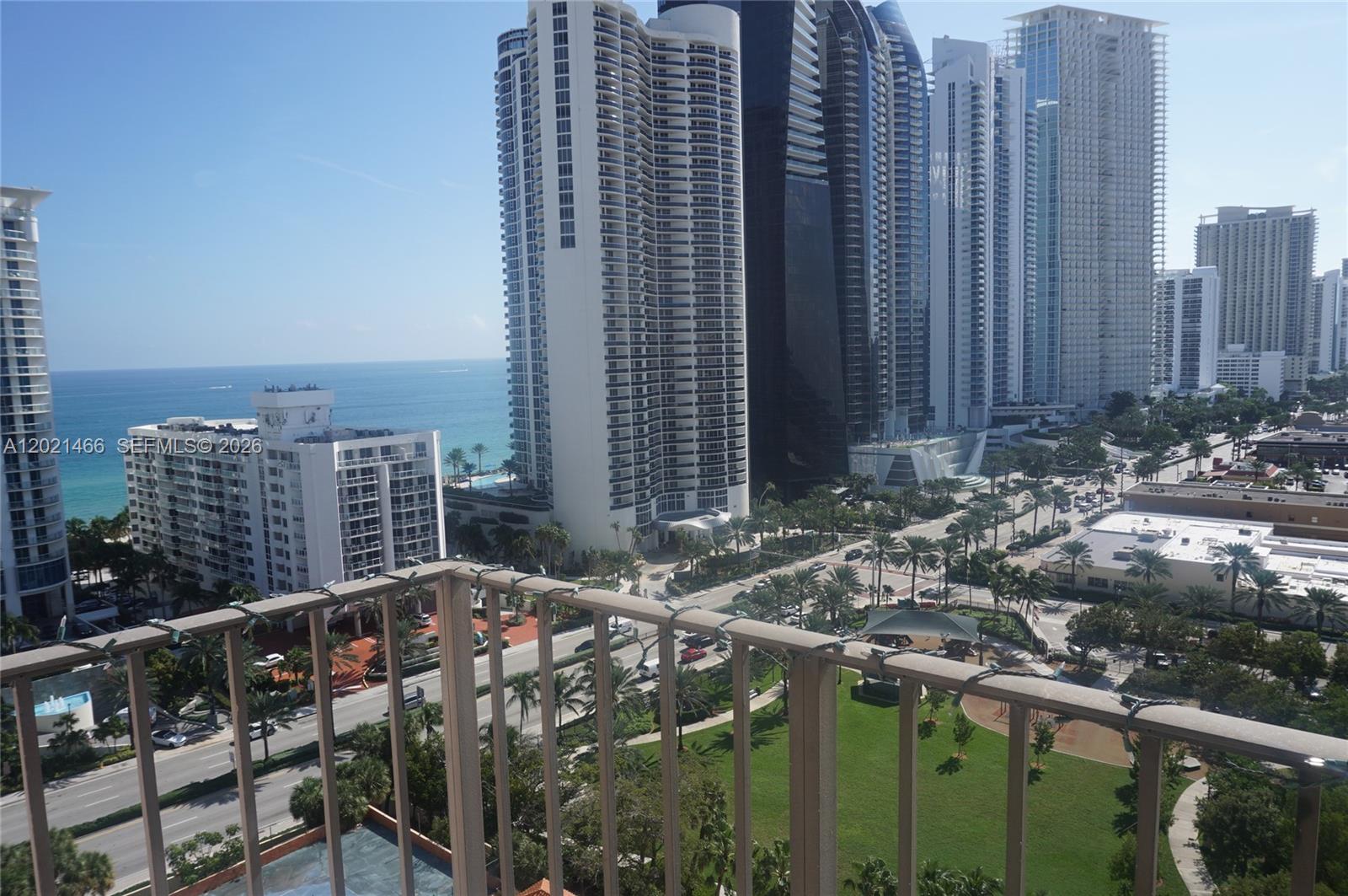 Winston Towers 600 Condo