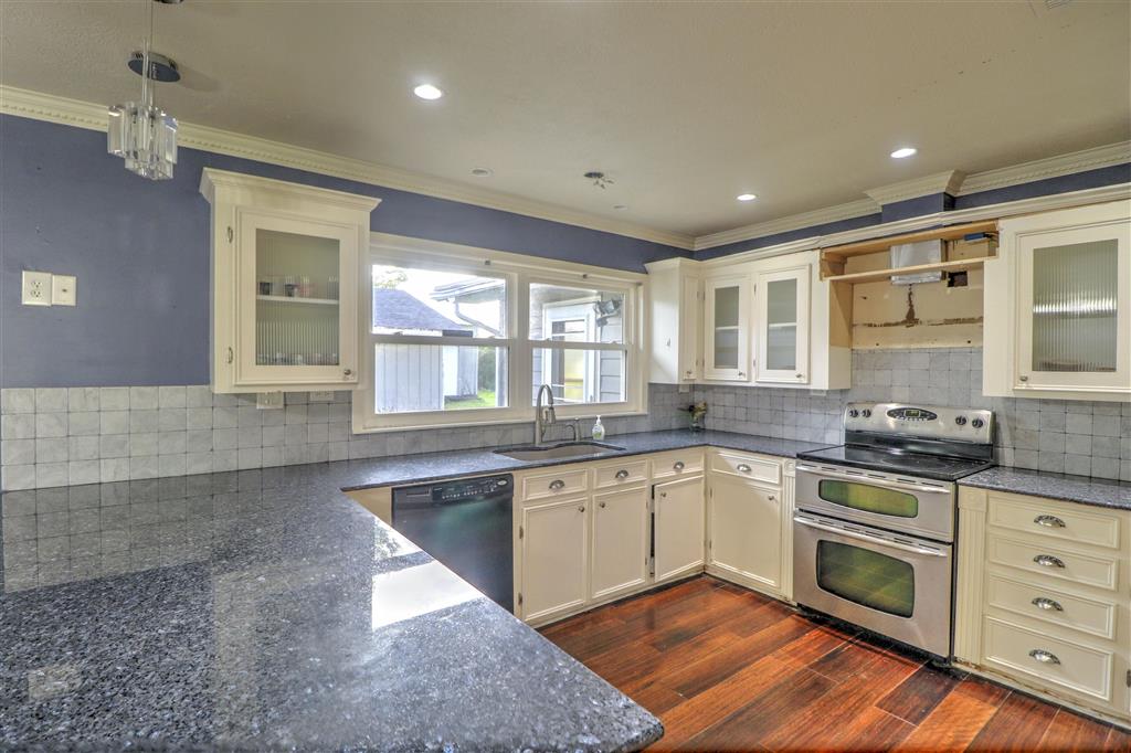 1201 Willow Dr Drive — photo 3