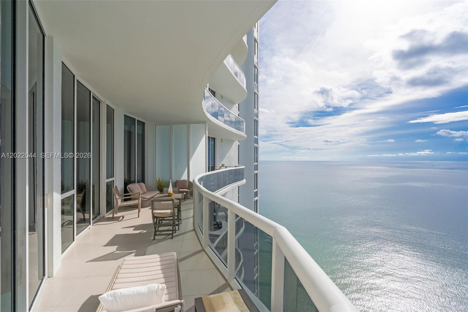 Trump Tower III Condo