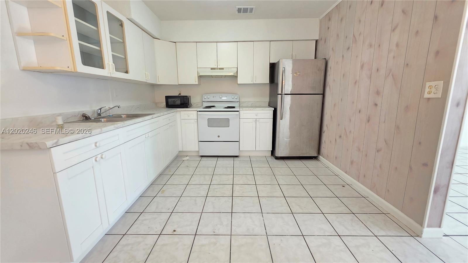 Property photo # 9