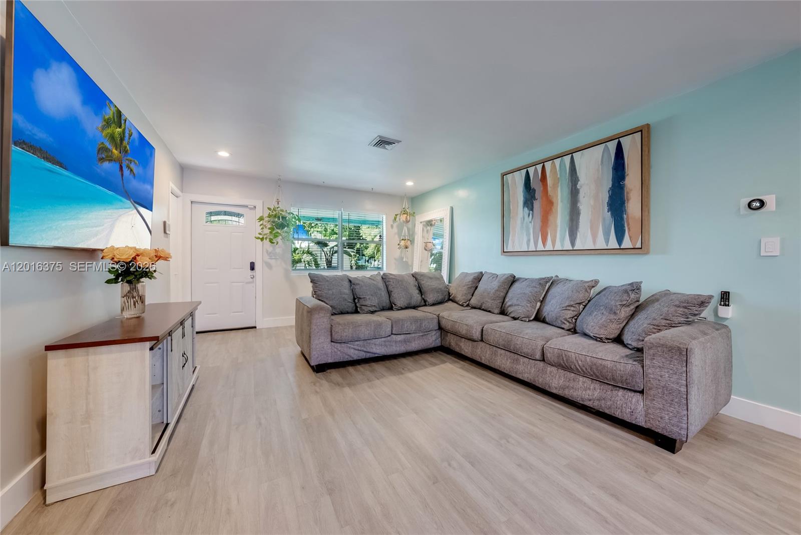 Homes for sale in Hollywood, FL | 2747 Dewey St, Hollywood, FL 33020 | MLS# A12016375