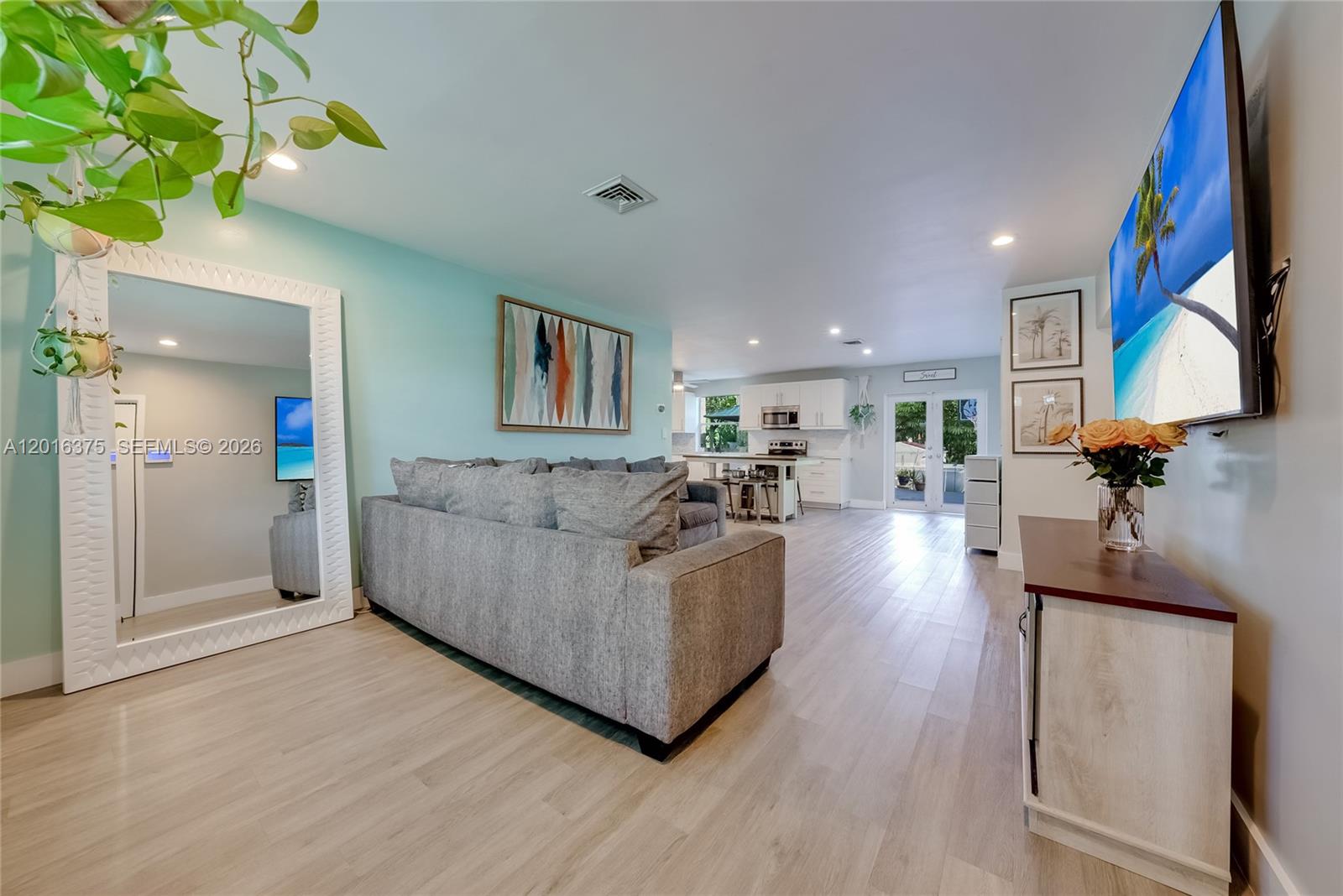 Homes for sale in Hollywood, FL | 2747 Dewey St, Hollywood, FL 33020 | MLS# A12016375