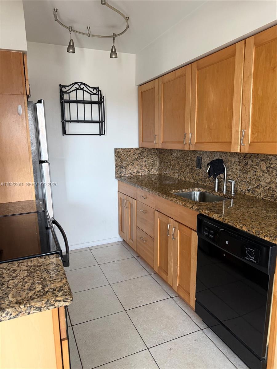 Property photo # 9