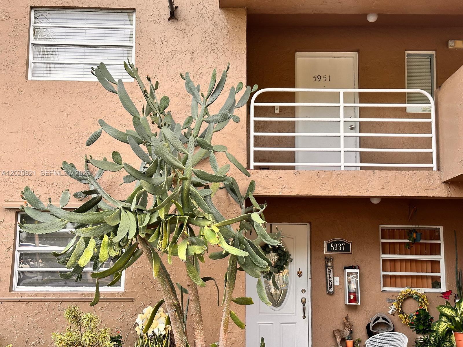 Vista Del Lago Condo VII