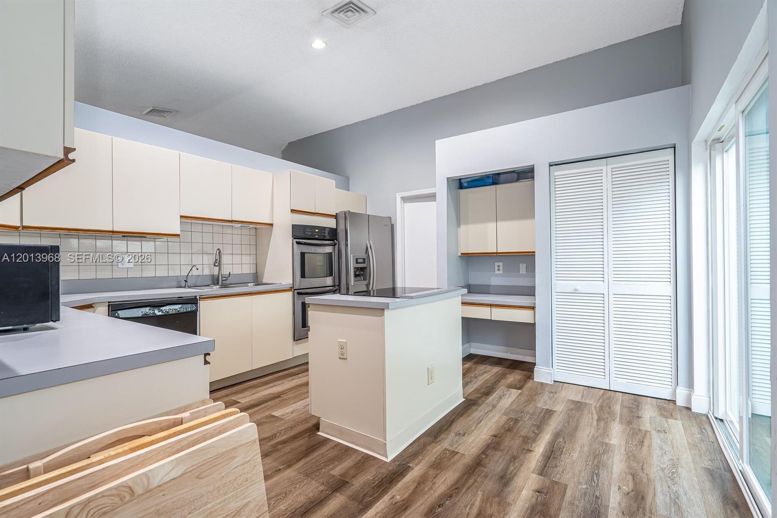 Property photo # 6