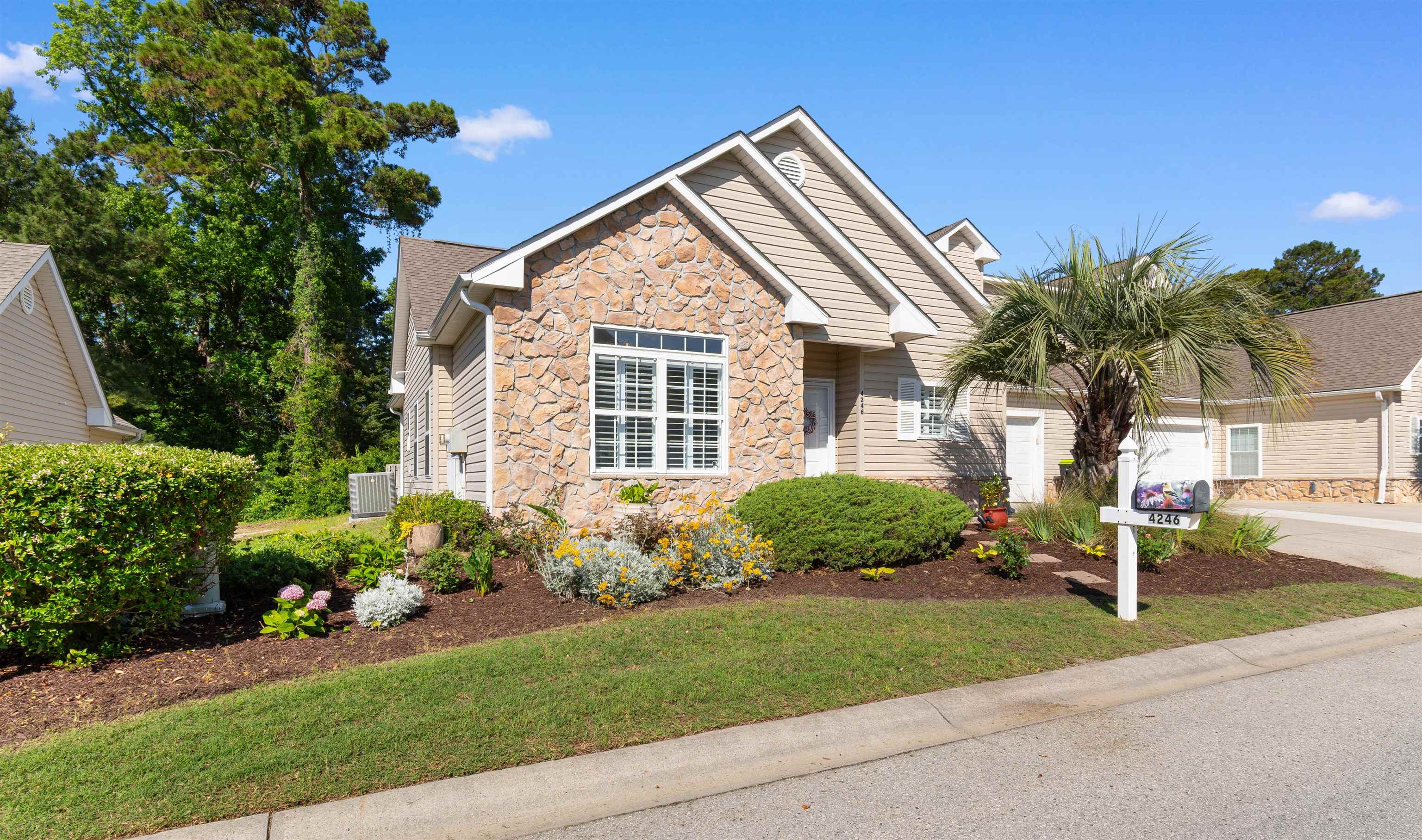 4246 River Gate Ln. Little River, SC 29566