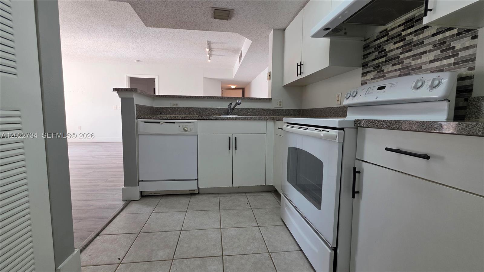 Property photo # 0