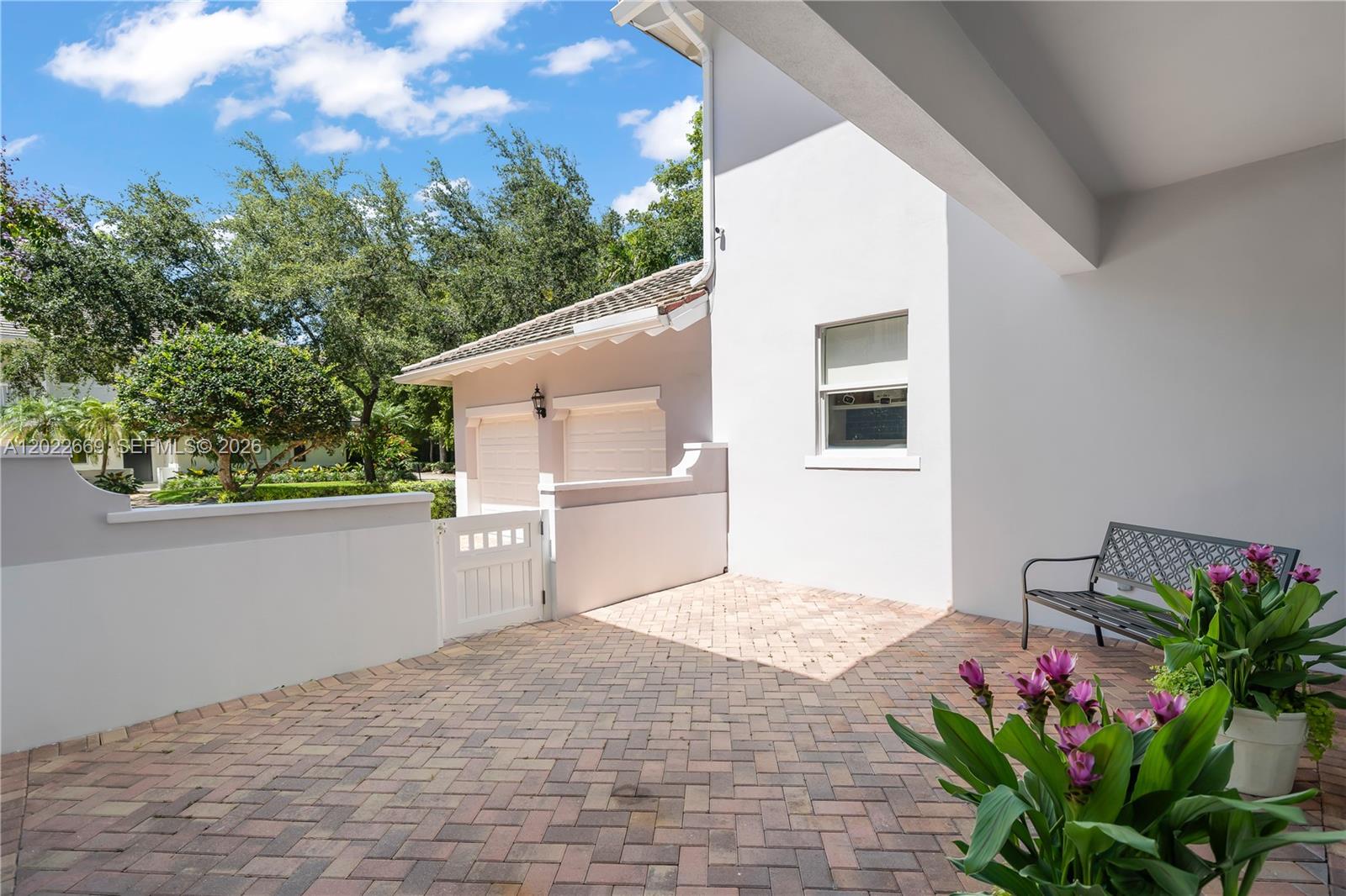Homes for sale in South Miami, FL | 5700 Sw 86Th St, South Miami, FL 33143 | MLS# A12022669