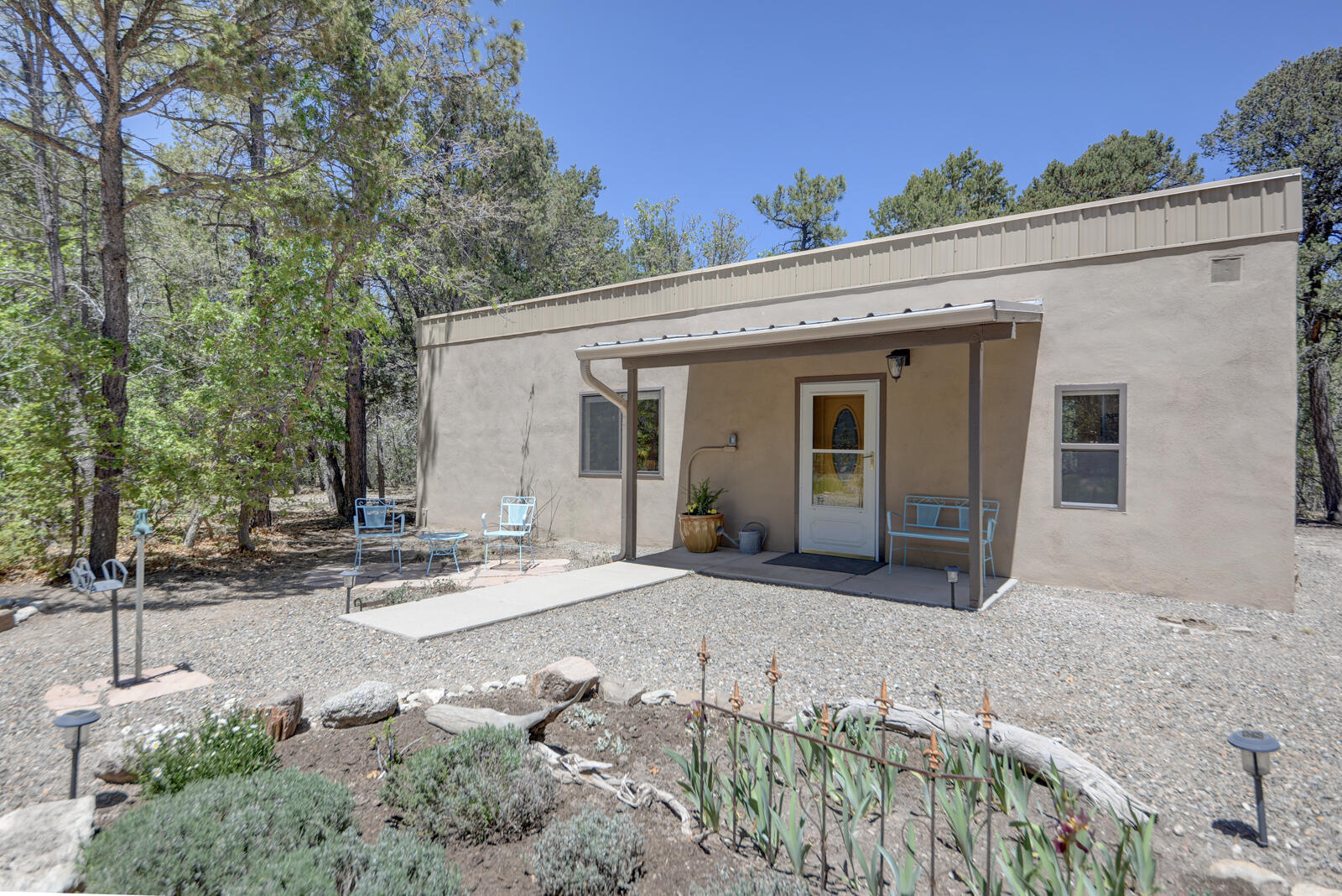 Homes for sale in Tijeras, NM | 17 Robinhood Ln, Tijeras, NM 87059 | MLS# 1103922
