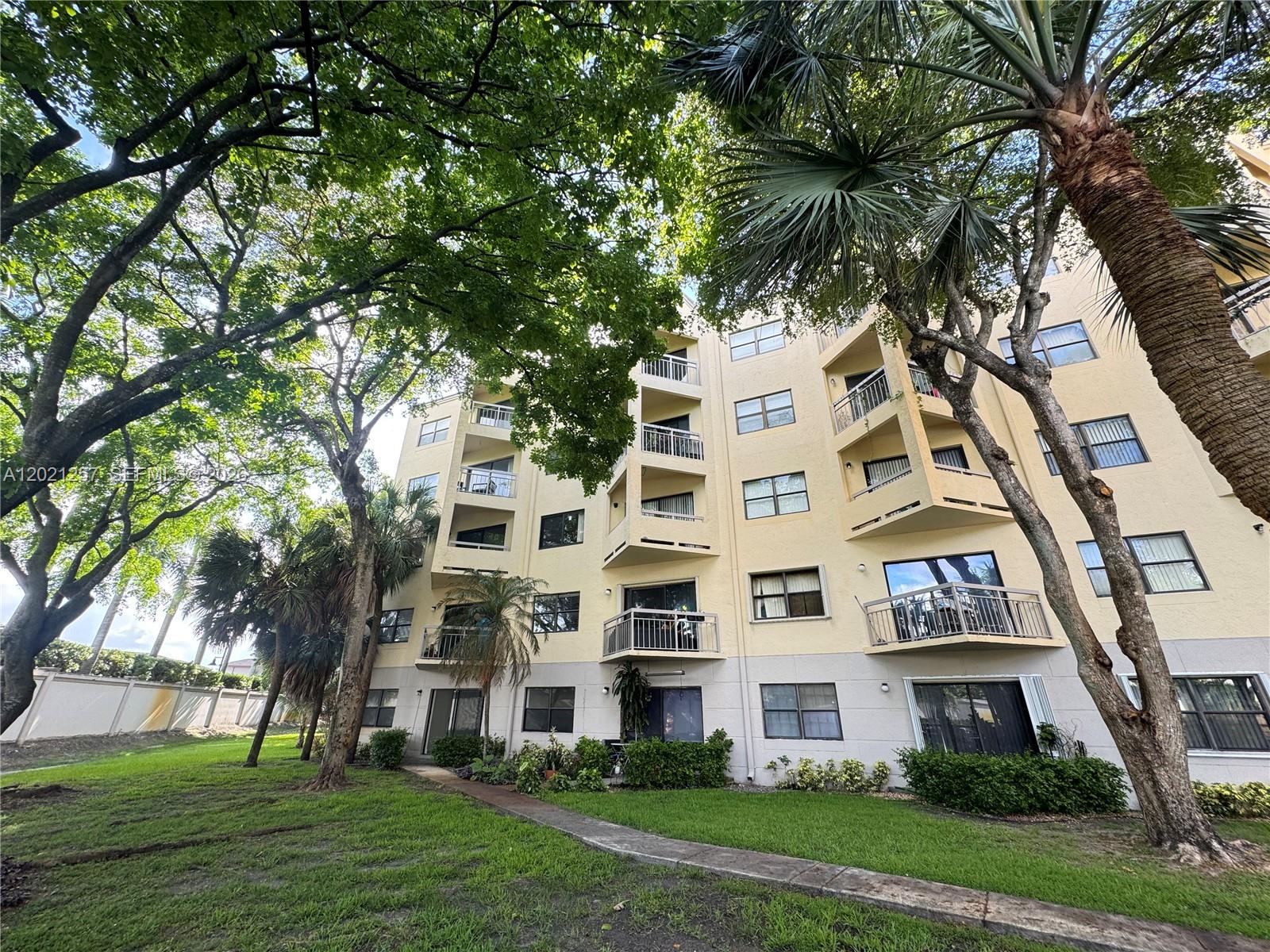 Las Vistas At Doral Condo