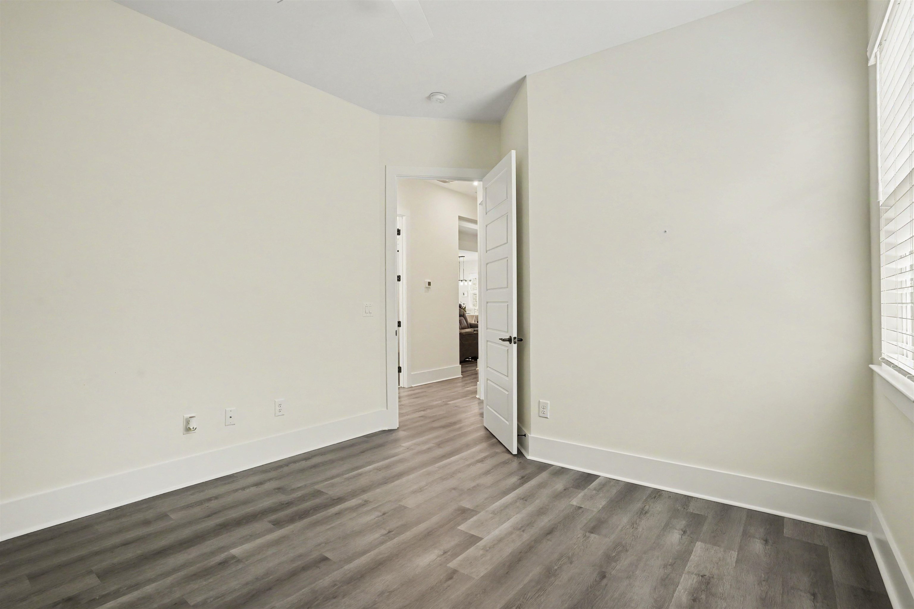 2613084 | Photo 23